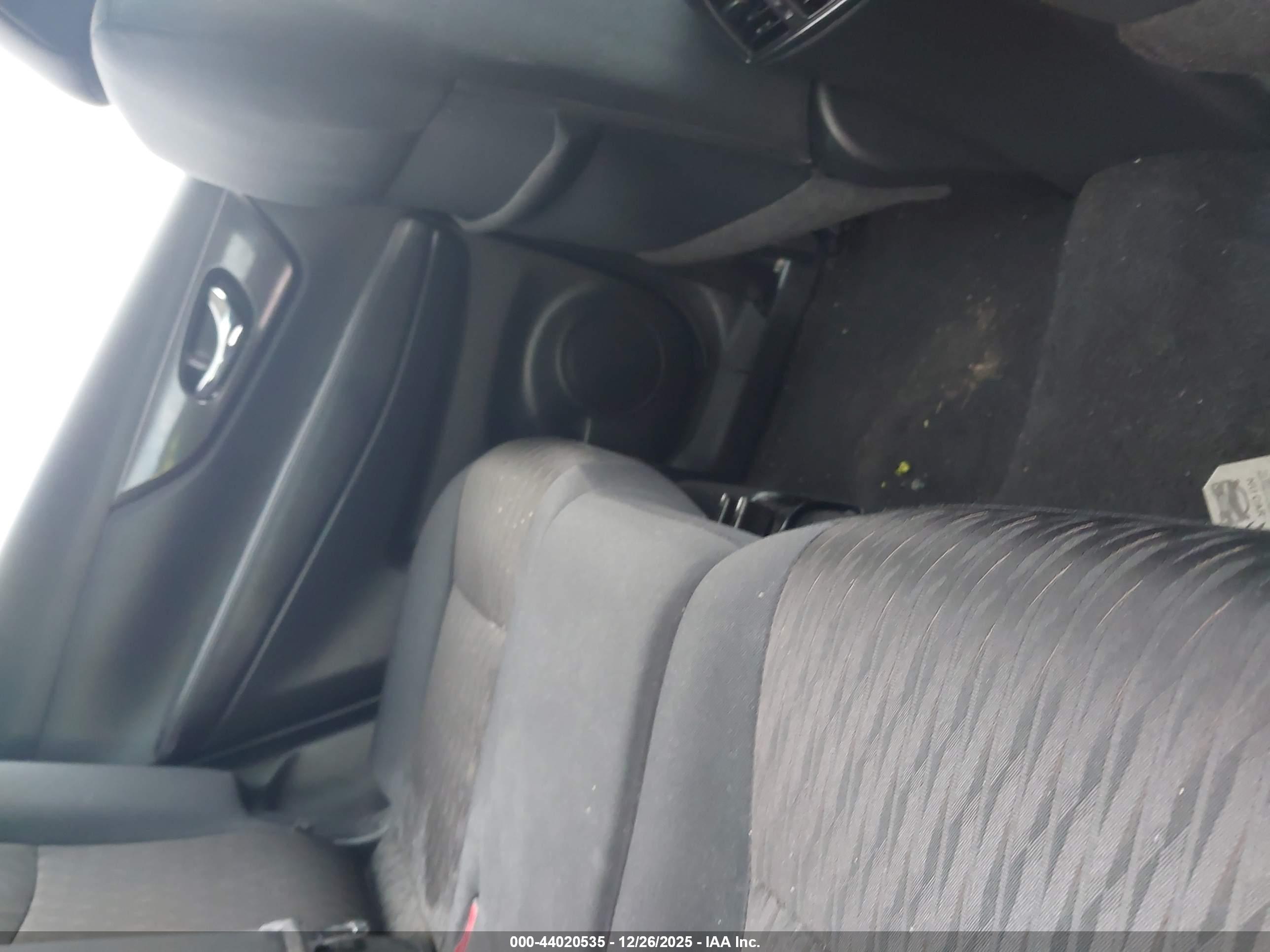 NISSAN ROGUE image 8