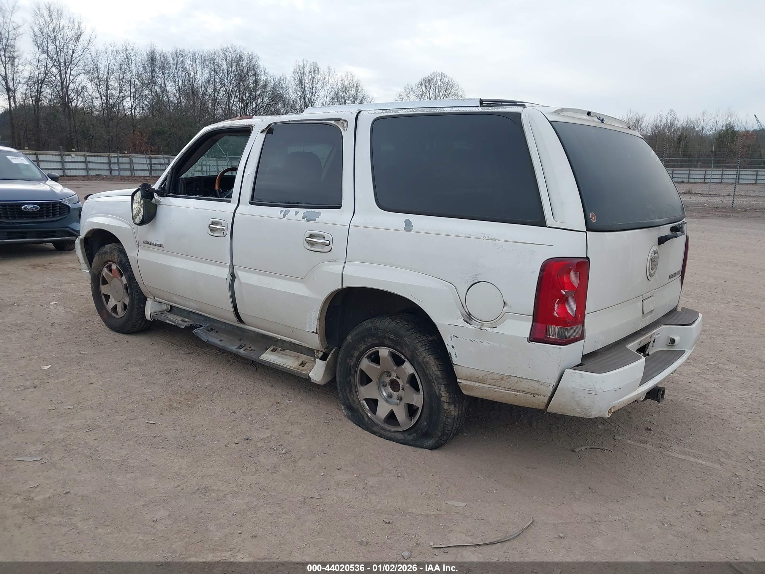 CADILLAC ESCALADE image 3