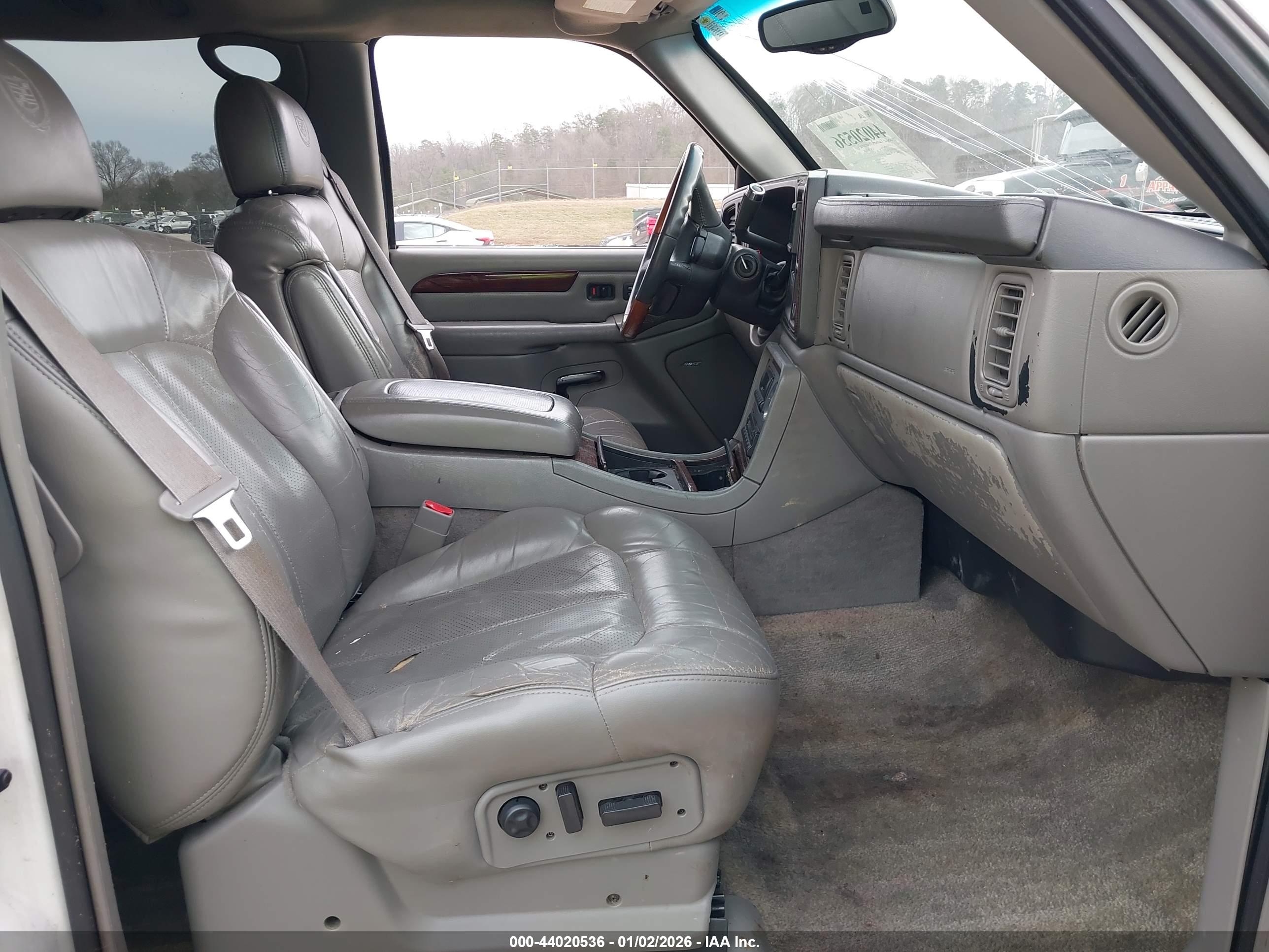 CADILLAC ESCALADE image 5