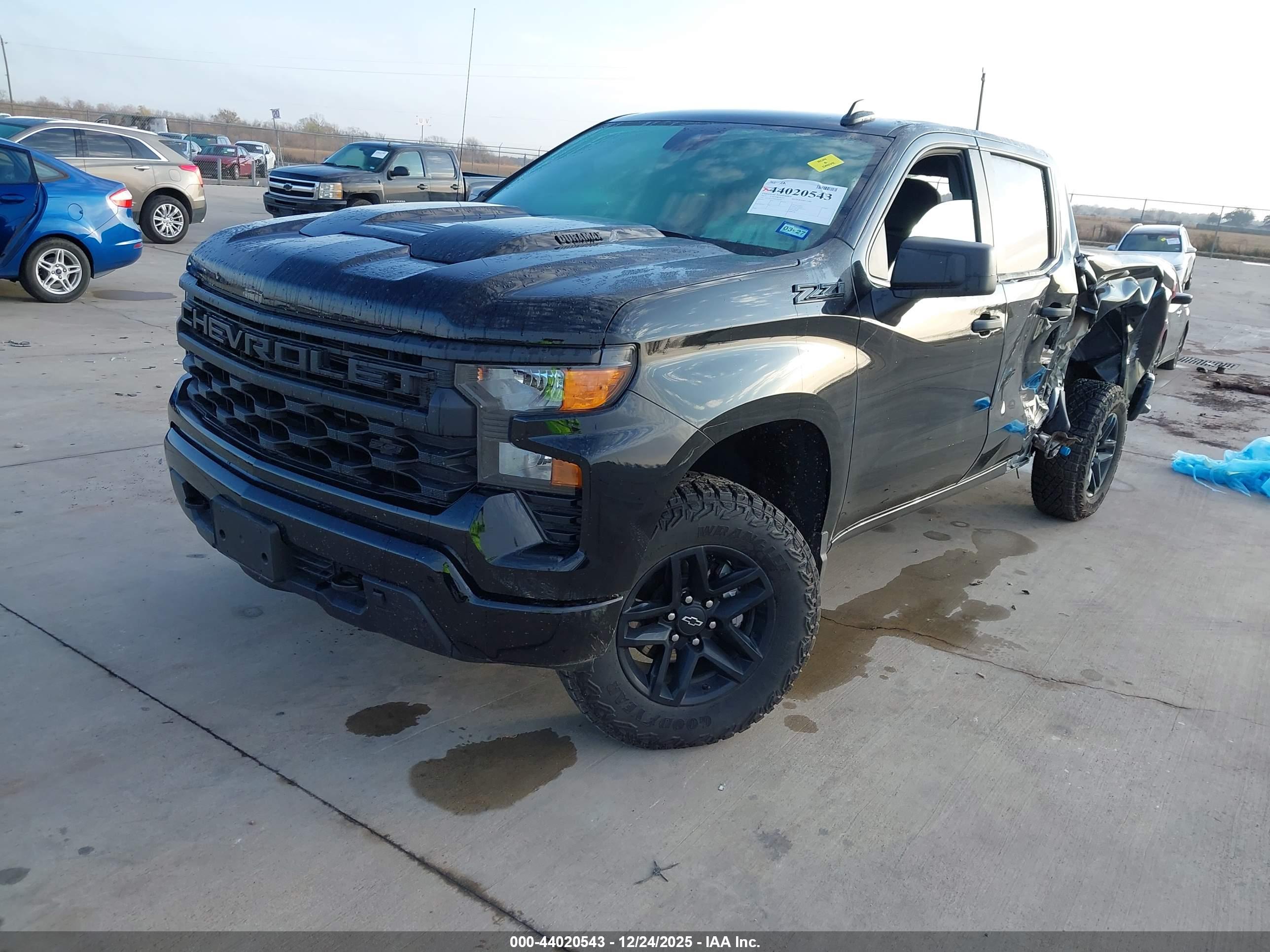 CHEVROLET SILVERADO image 2