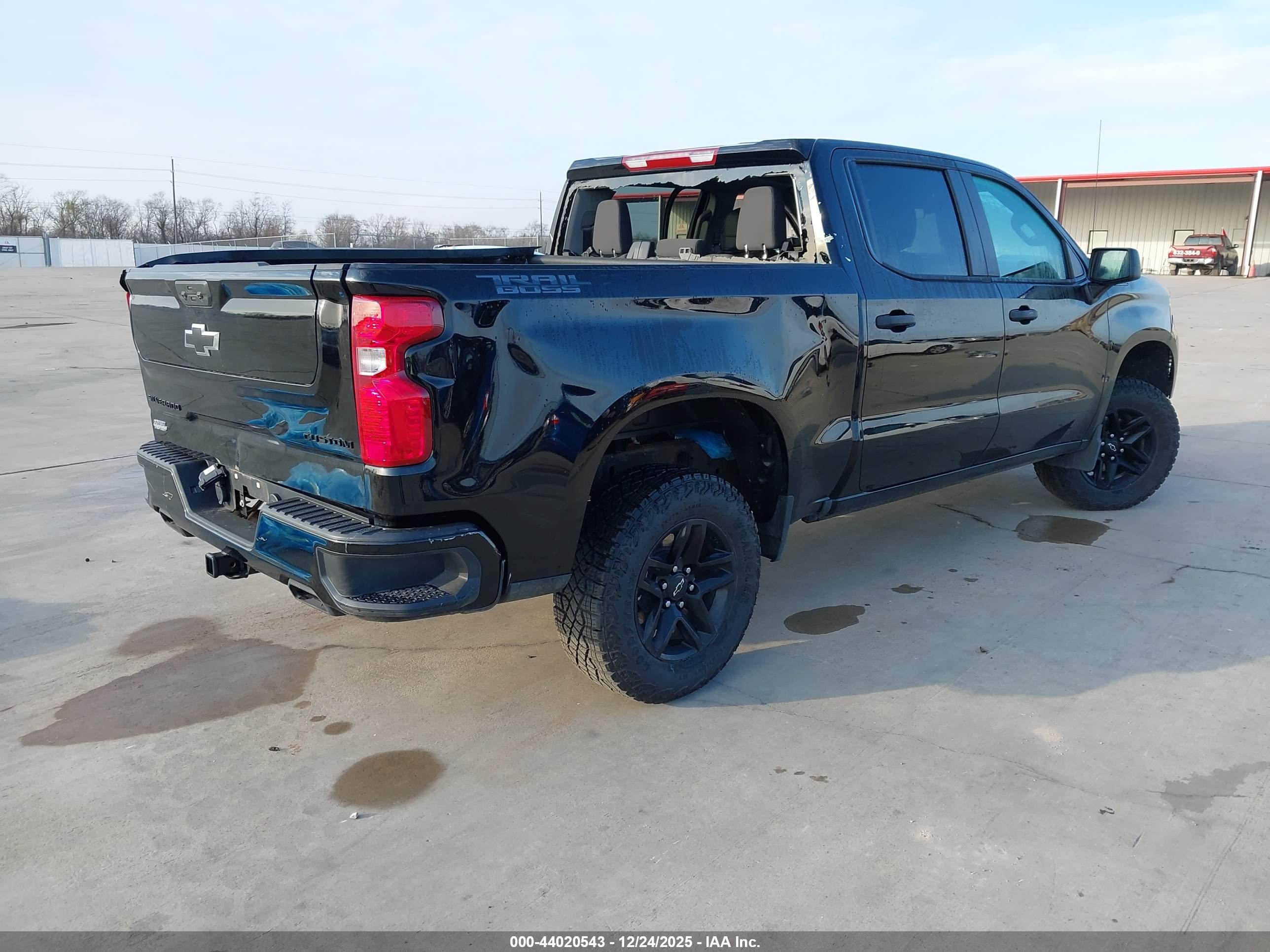 CHEVROLET SILVERADO image 4