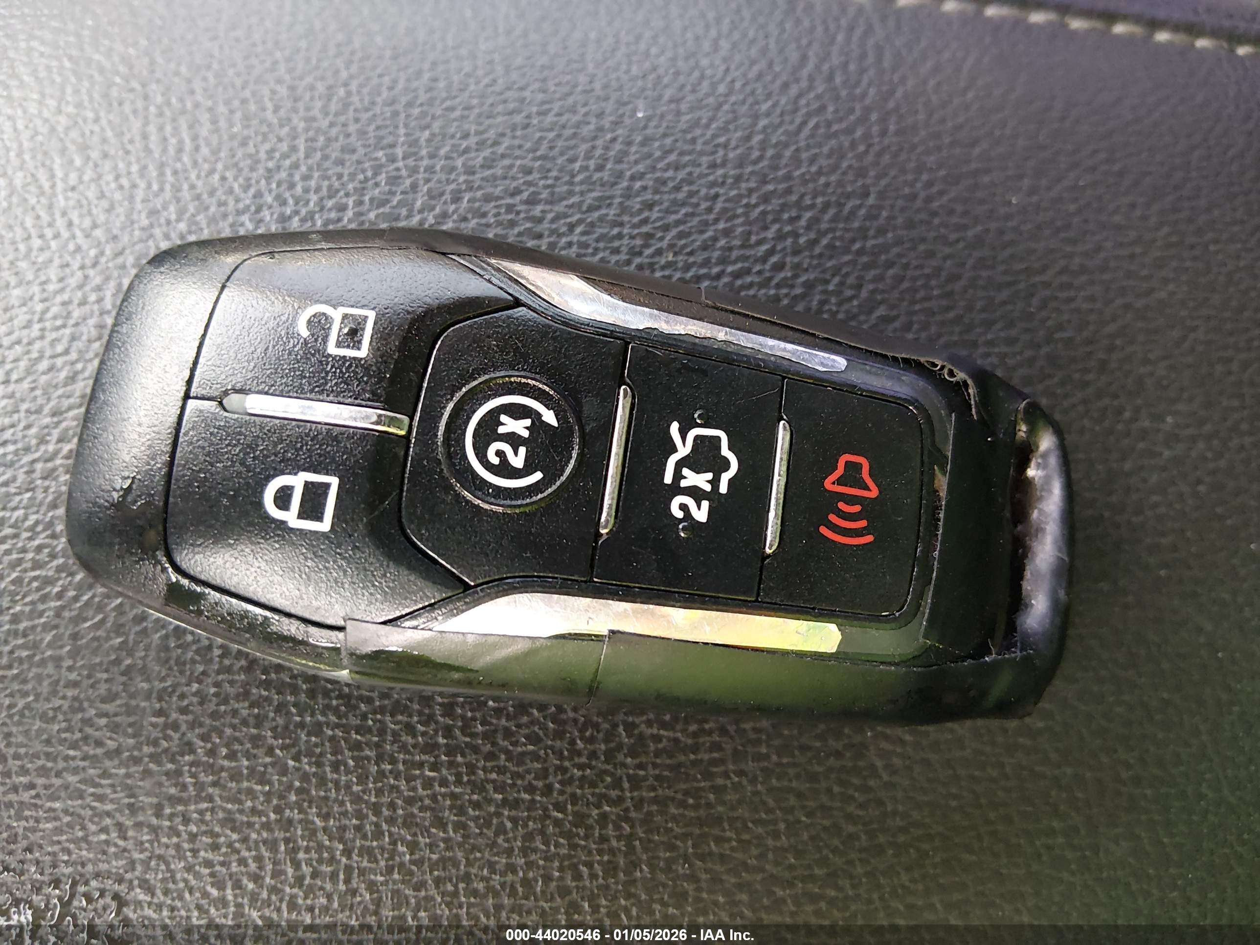FORD FUSION image 11