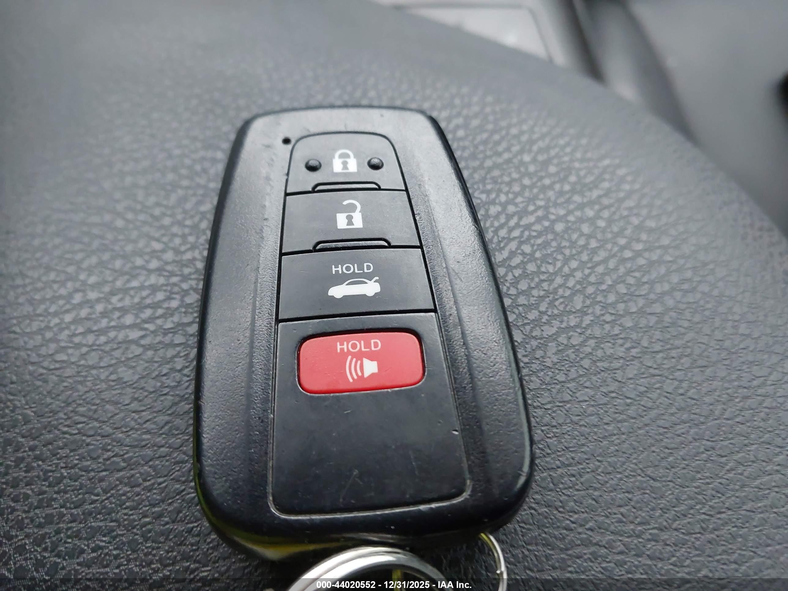 TOYOTA CAMRY image 11