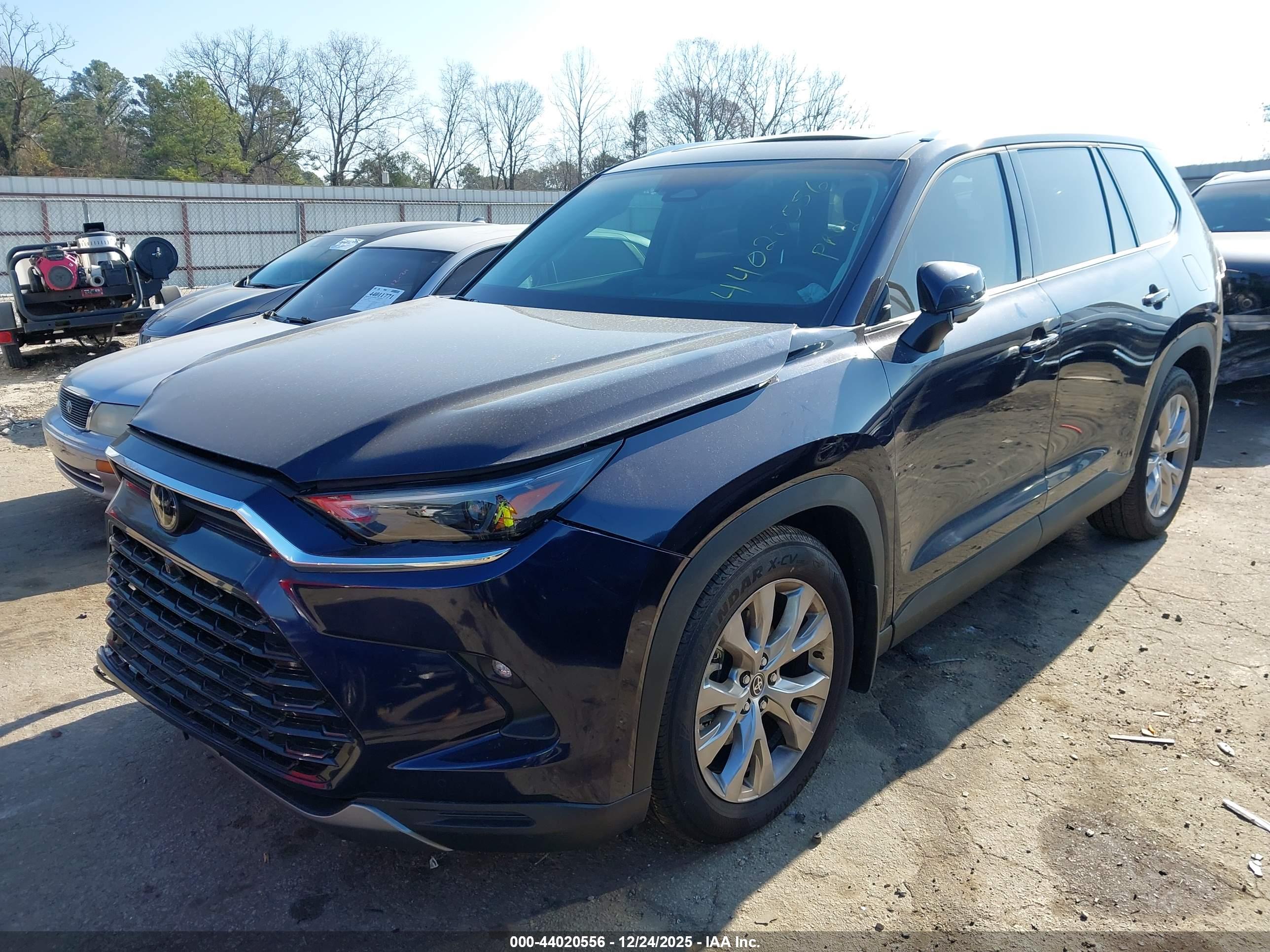 TOYOTA GRAND image 2