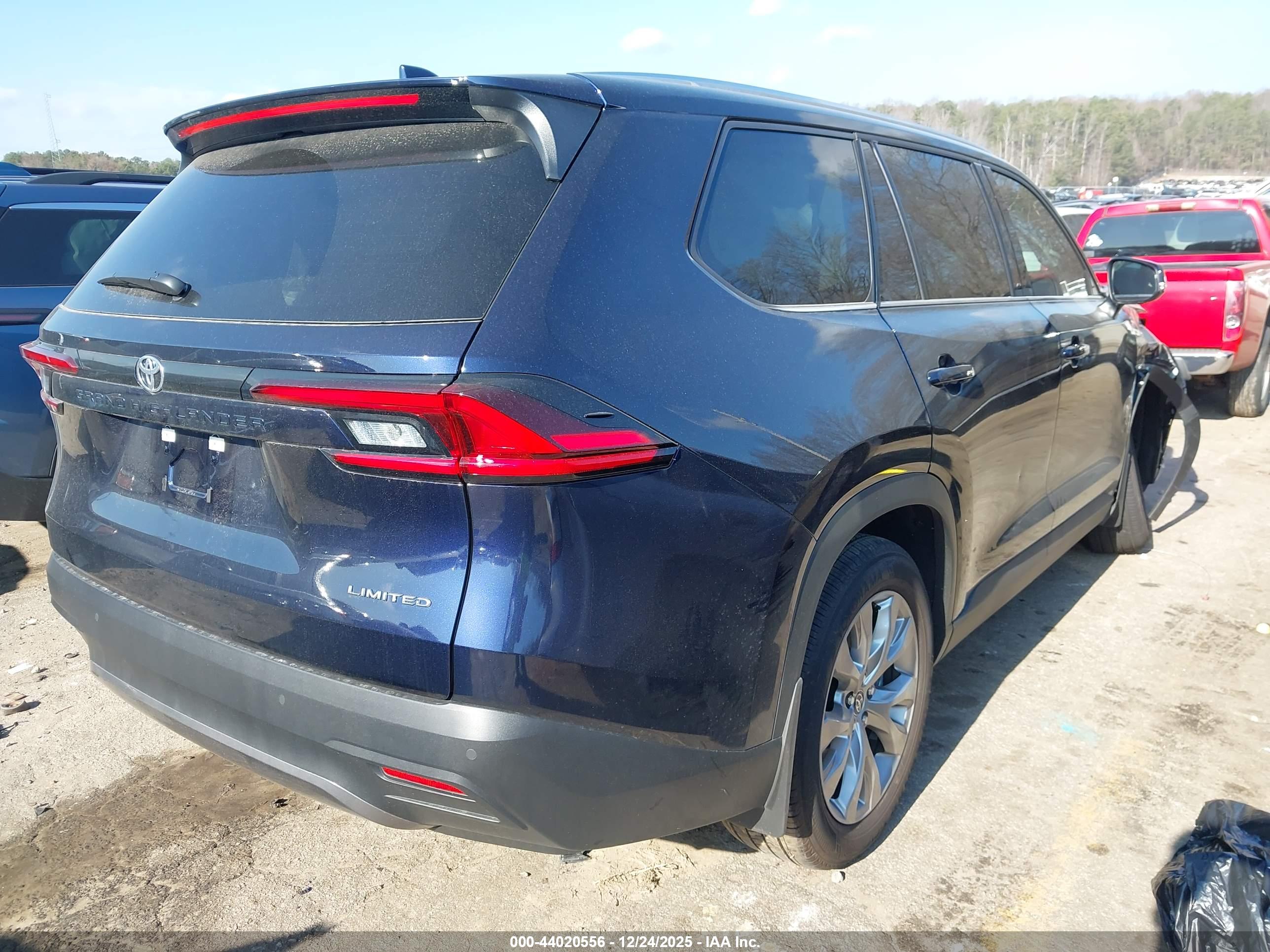 TOYOTA GRAND image 4