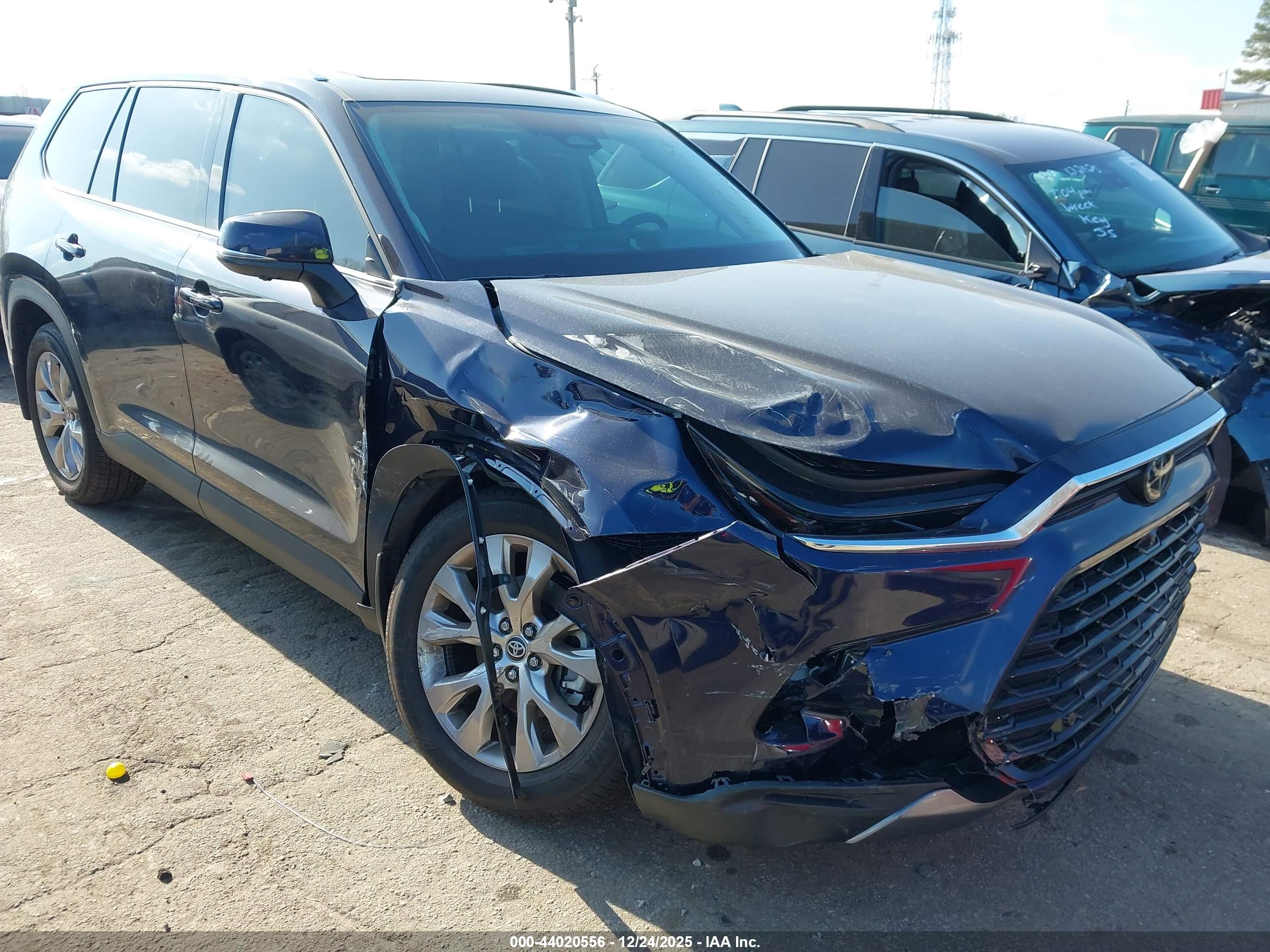 TOYOTA GRAND image 6
