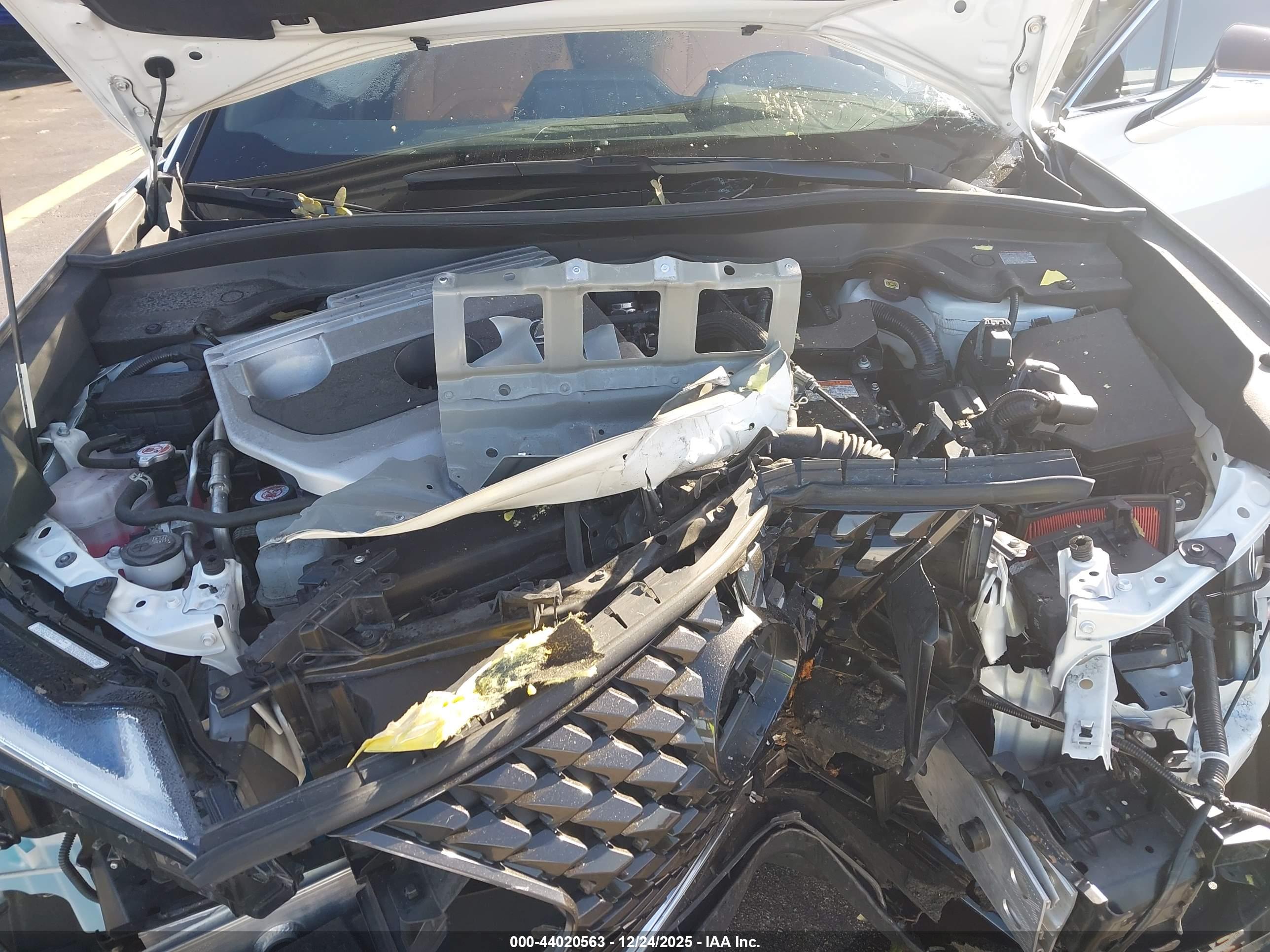 LEXUS UX image 10