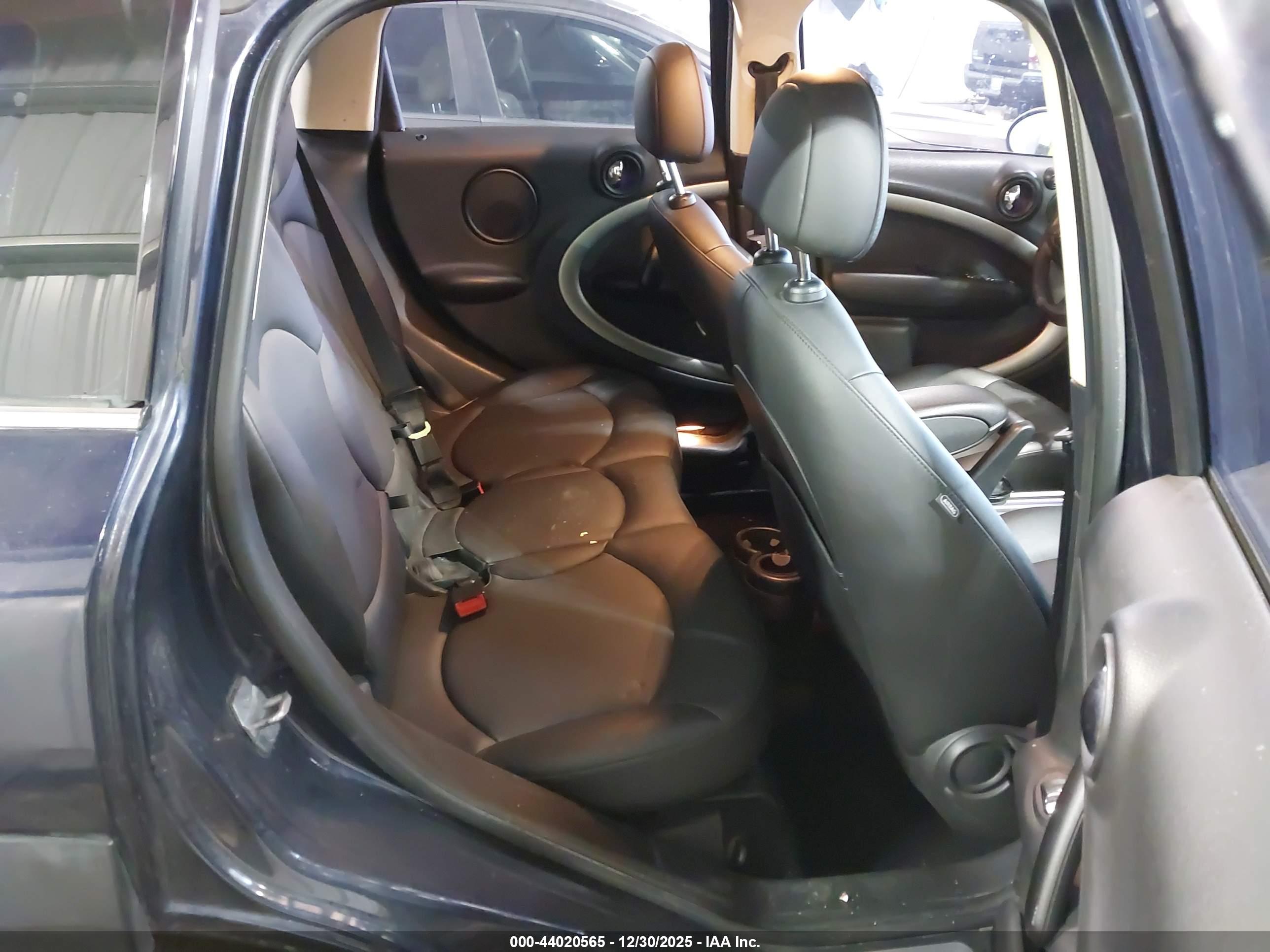 MINI COUNTRYMAN image 8