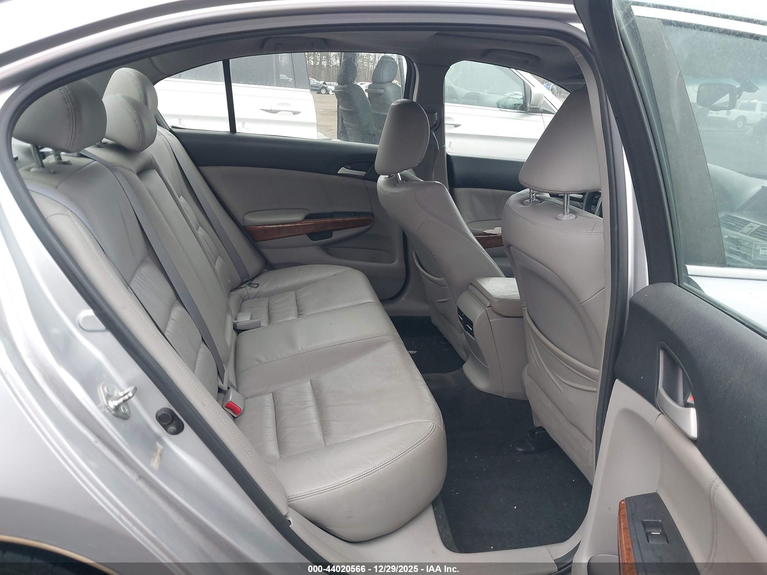 HONDA ACCORD image 8