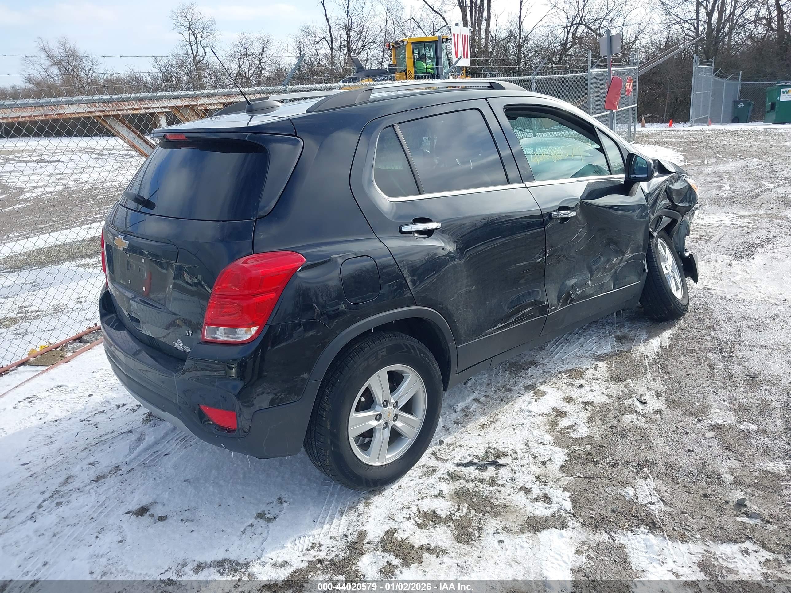 CHEVROLET TRAX image 4