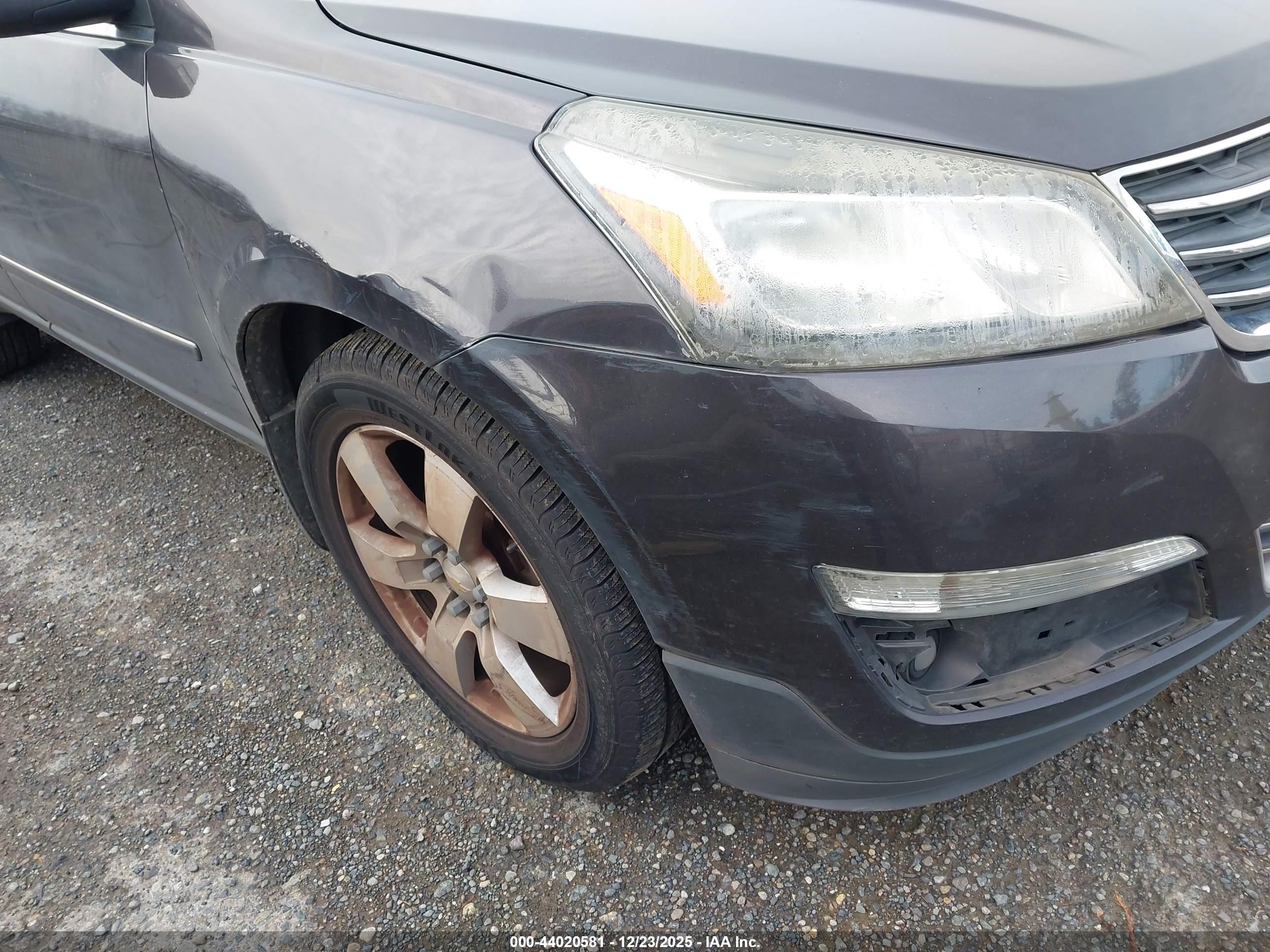 CHEVROLET TRAVERSE image 6