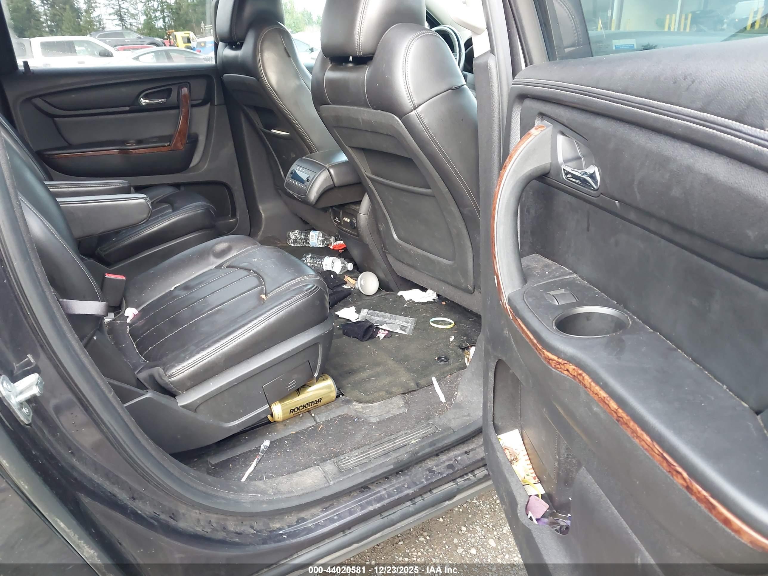 CHEVROLET TRAVERSE image 8
