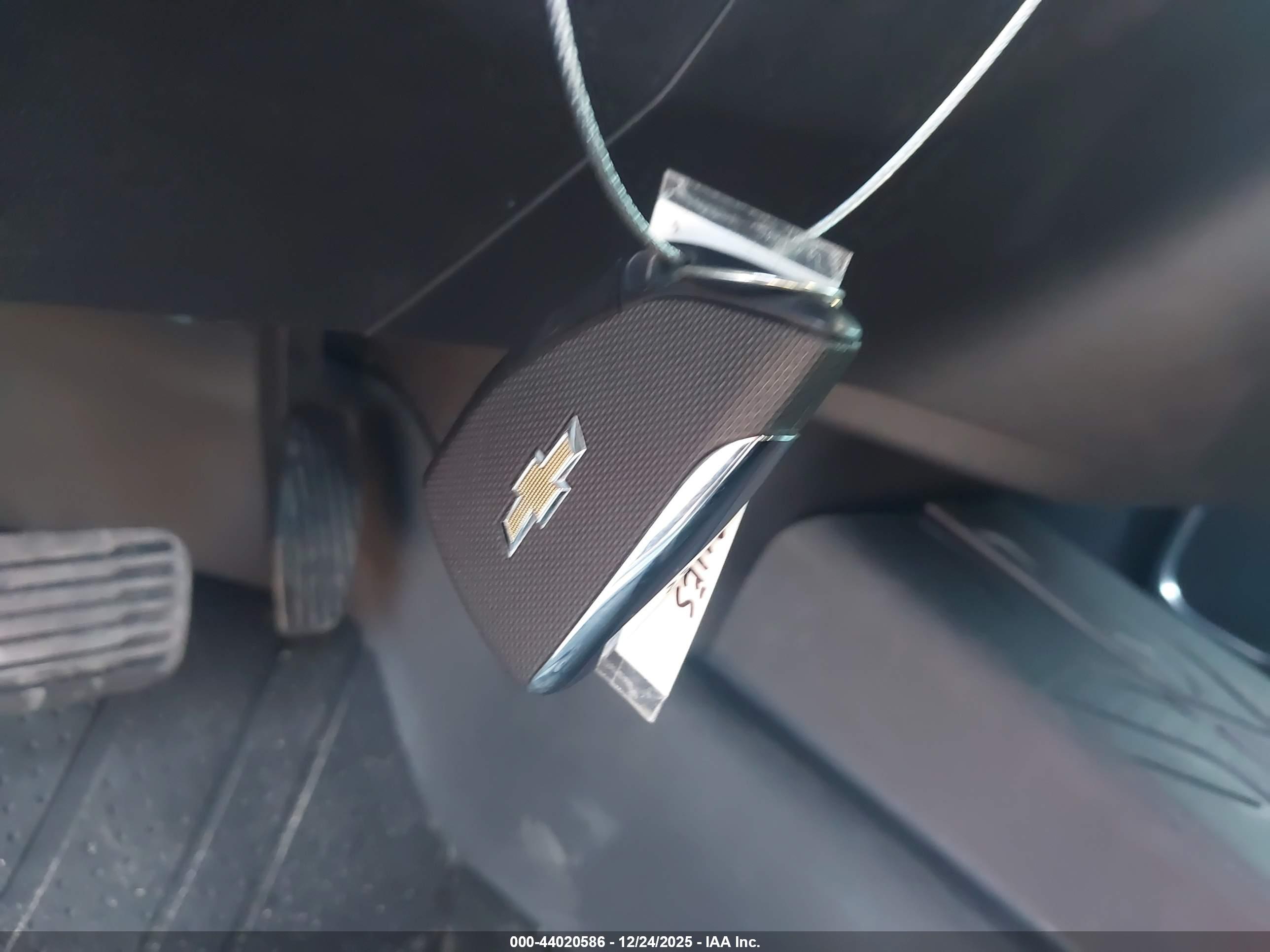 CHEVROLET SILVERADO image 11
