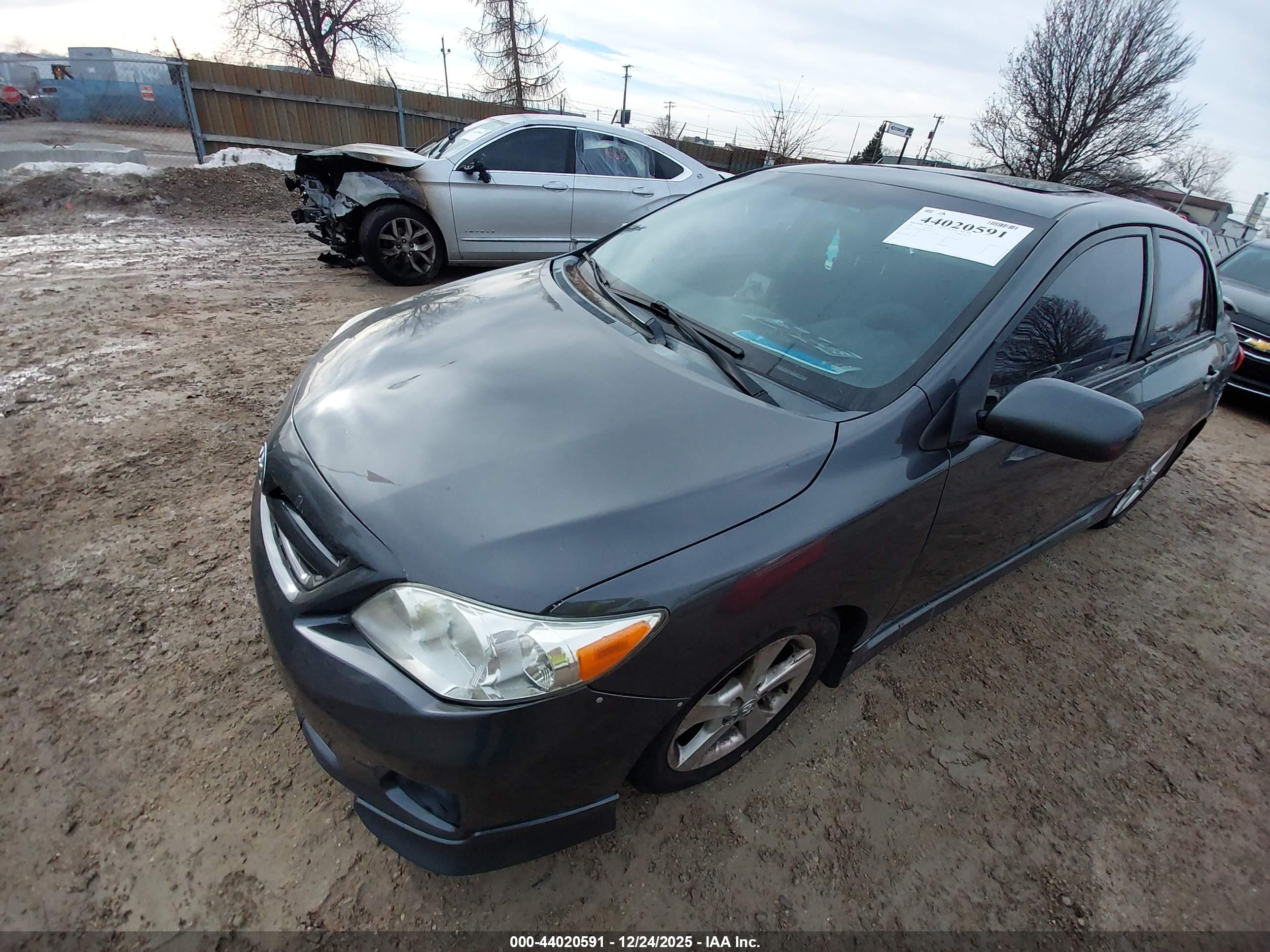 TOYOTA COROLLA image 2