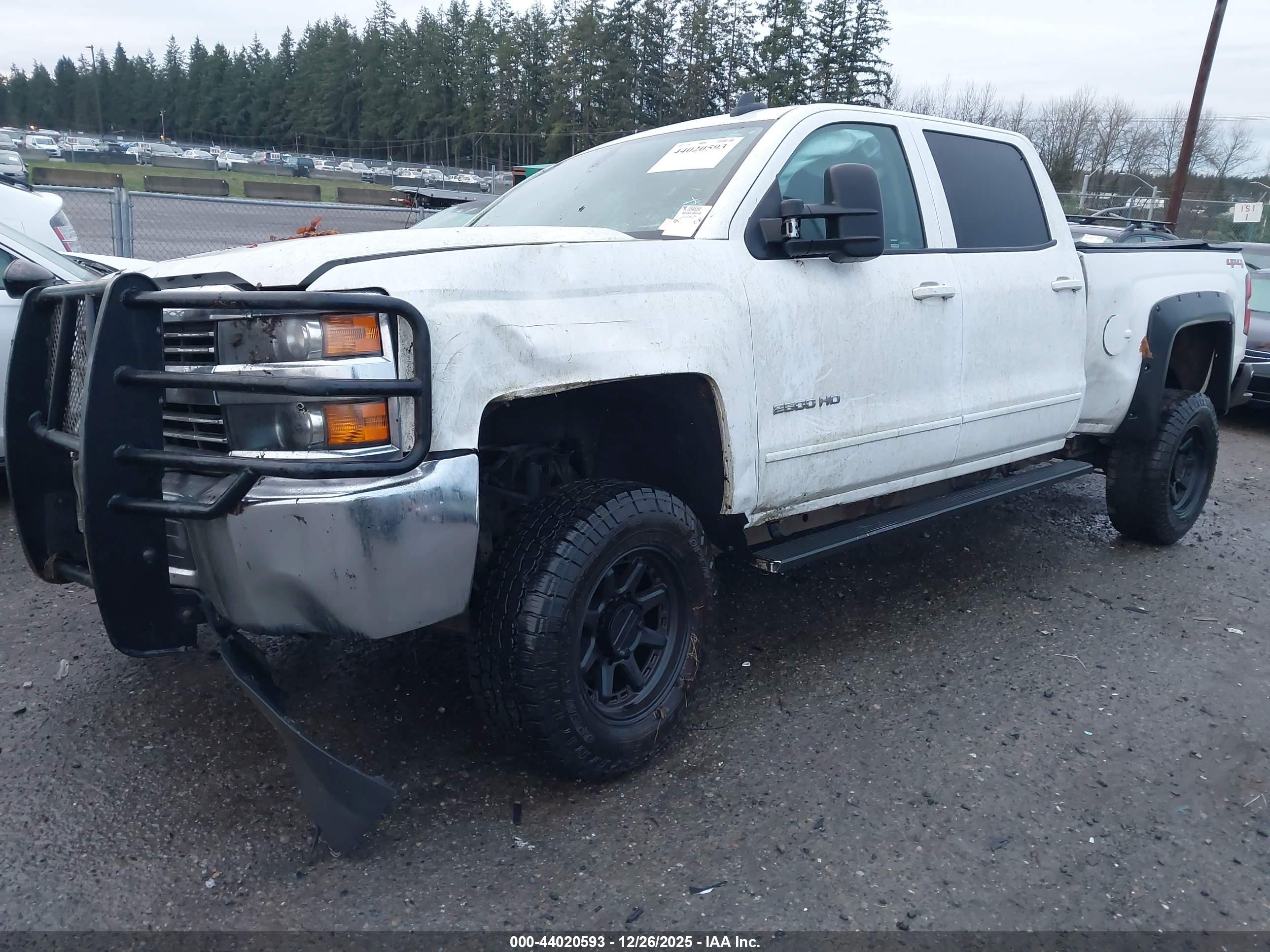 CHEVROLET SILVERADO image 2