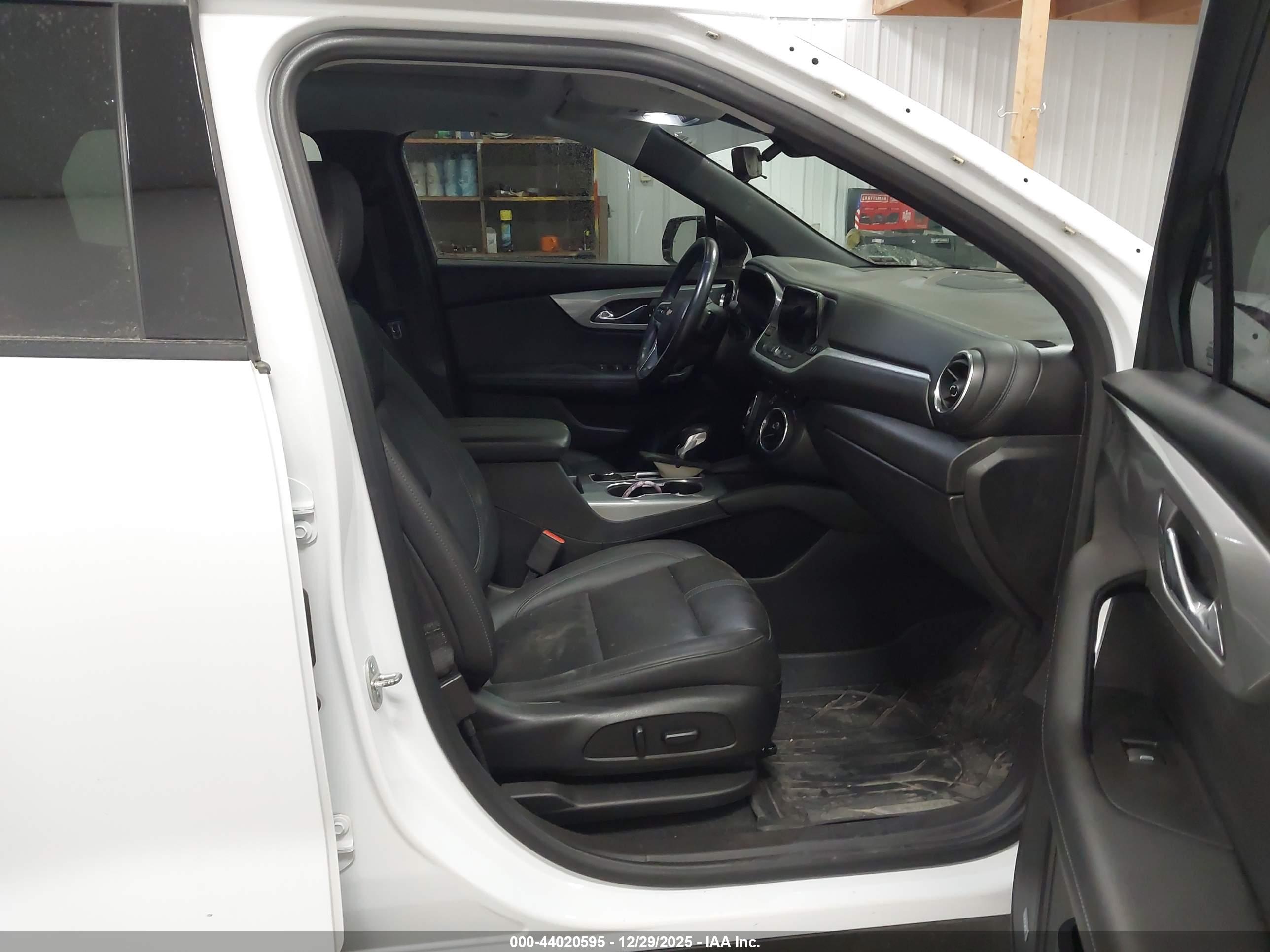 CHEVROLET BLAZER image 5