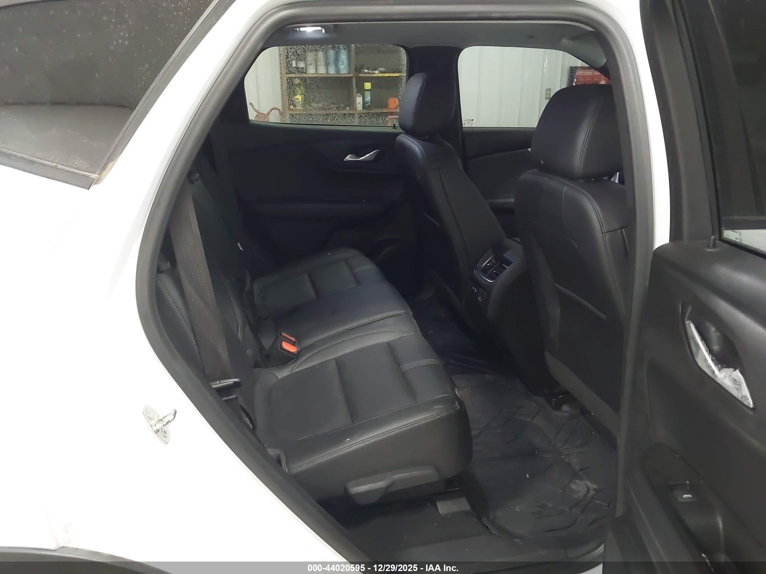CHEVROLET BLAZER image 8