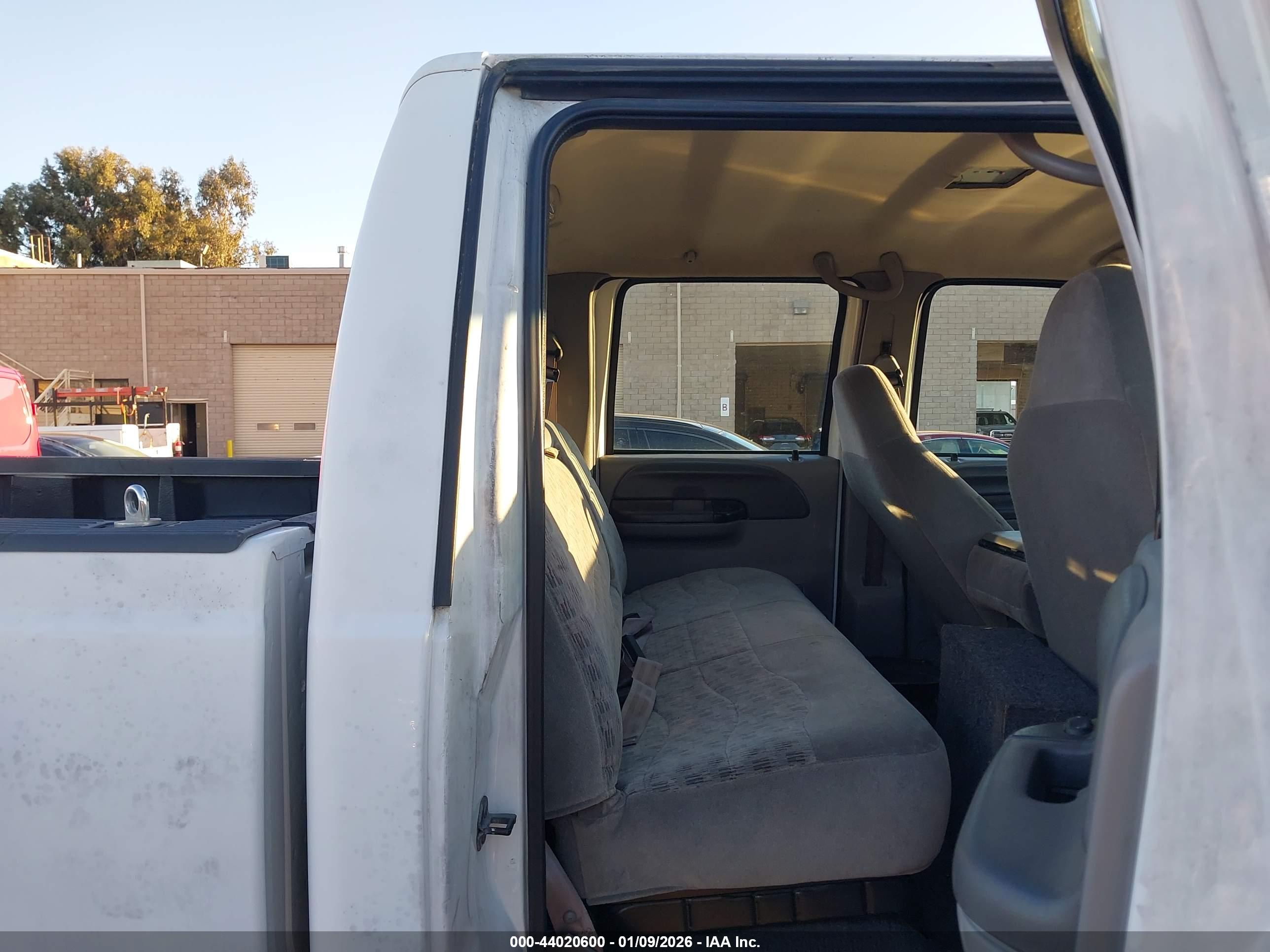 FORD F-350 image 8