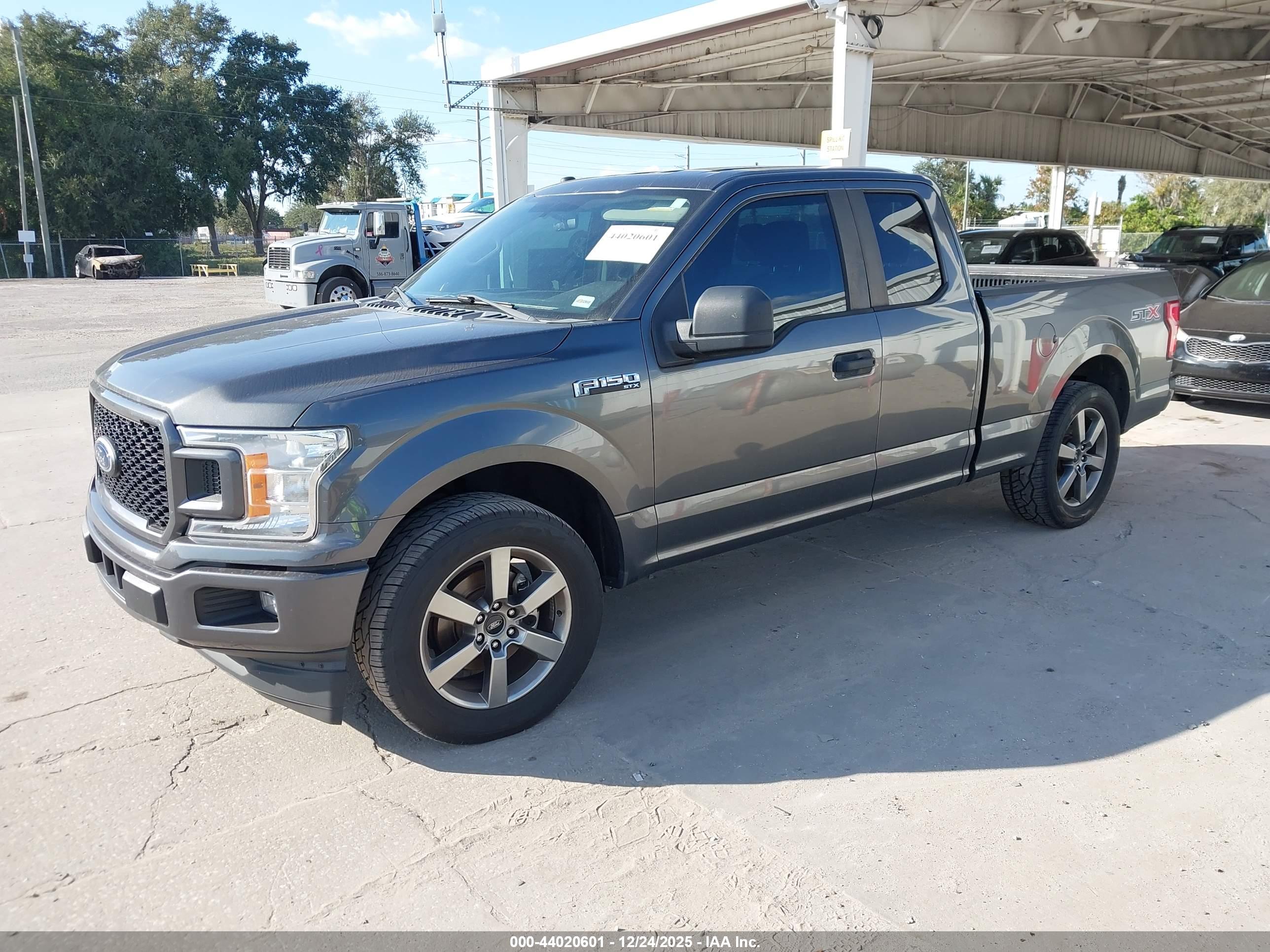 FORD F-150 image 2