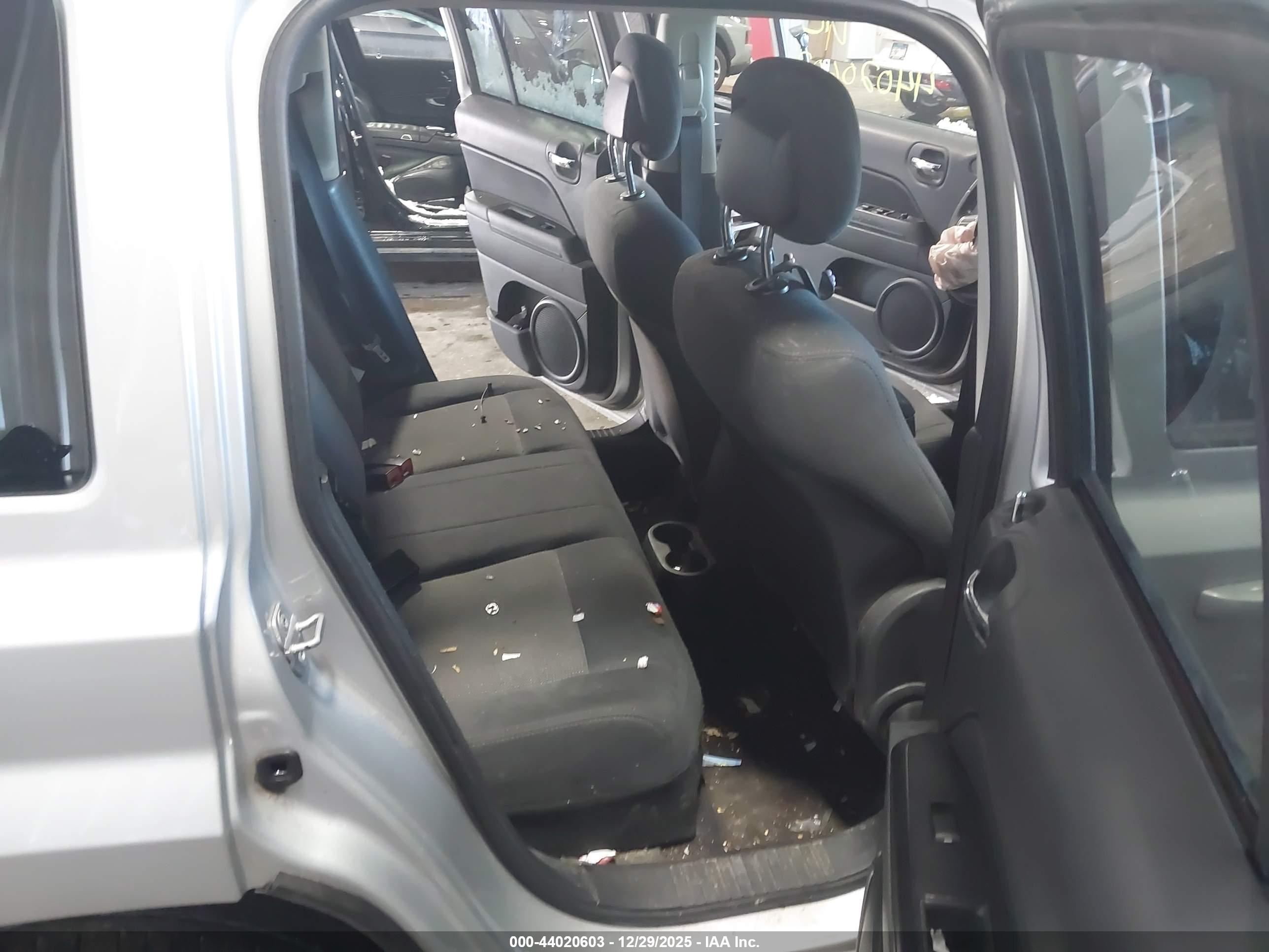 JEEP PATRIOT image 8