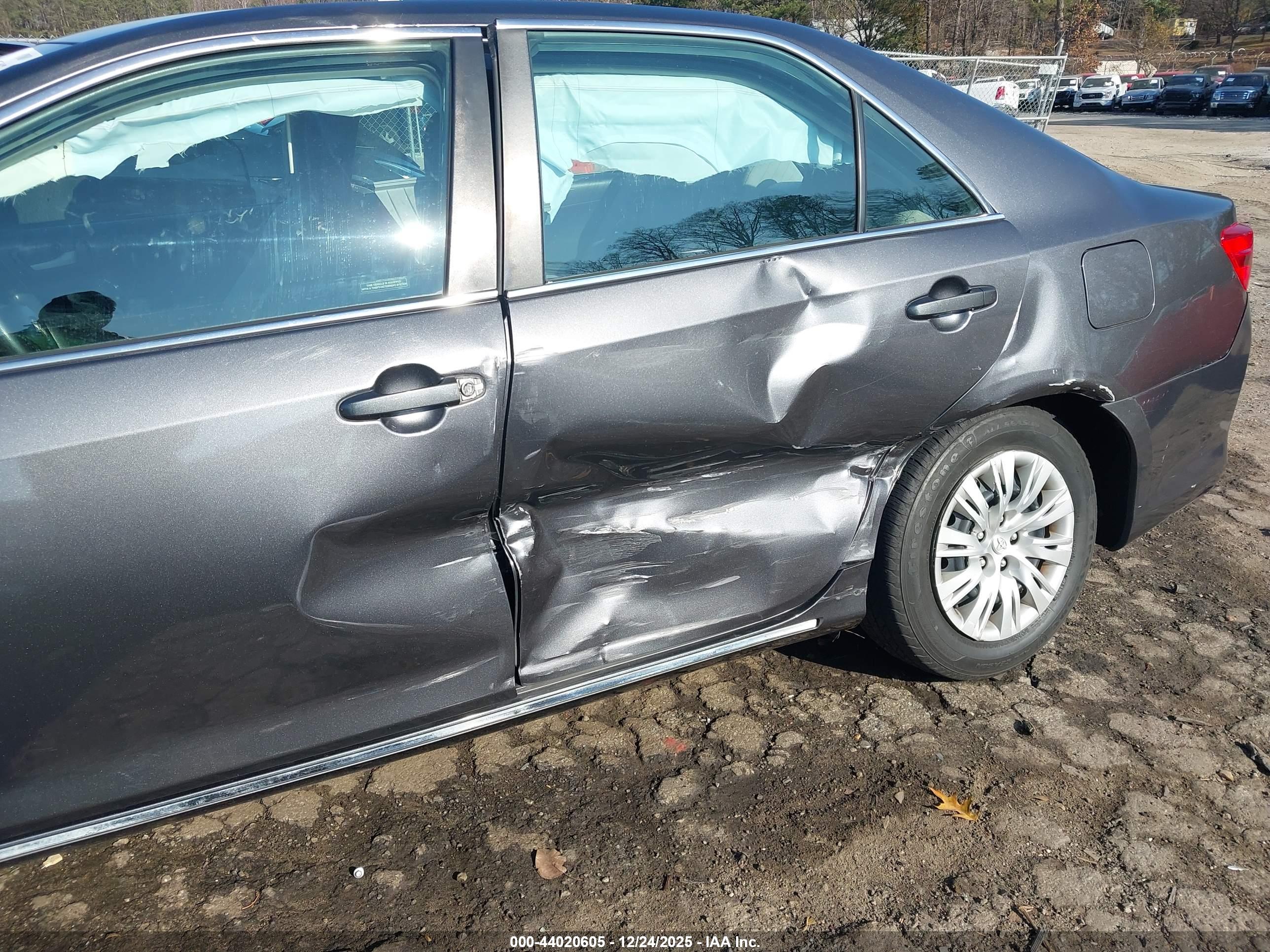 TOYOTA CAMRY image 6