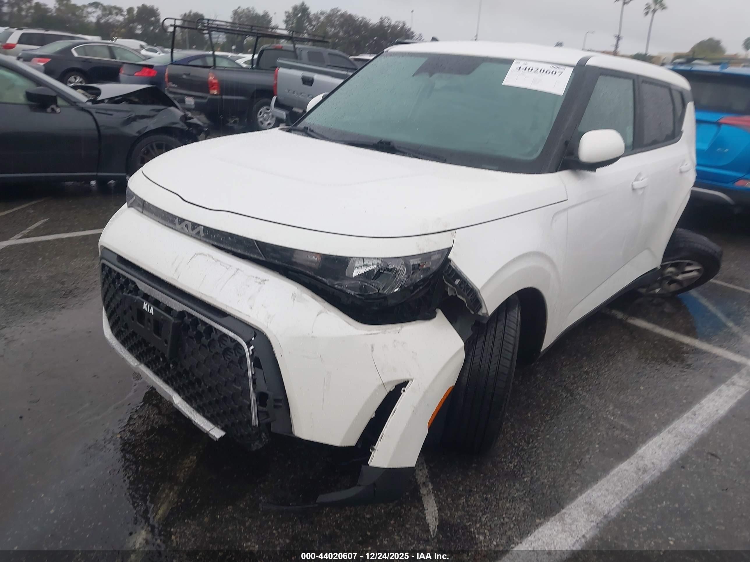 KIA SOUL image 2