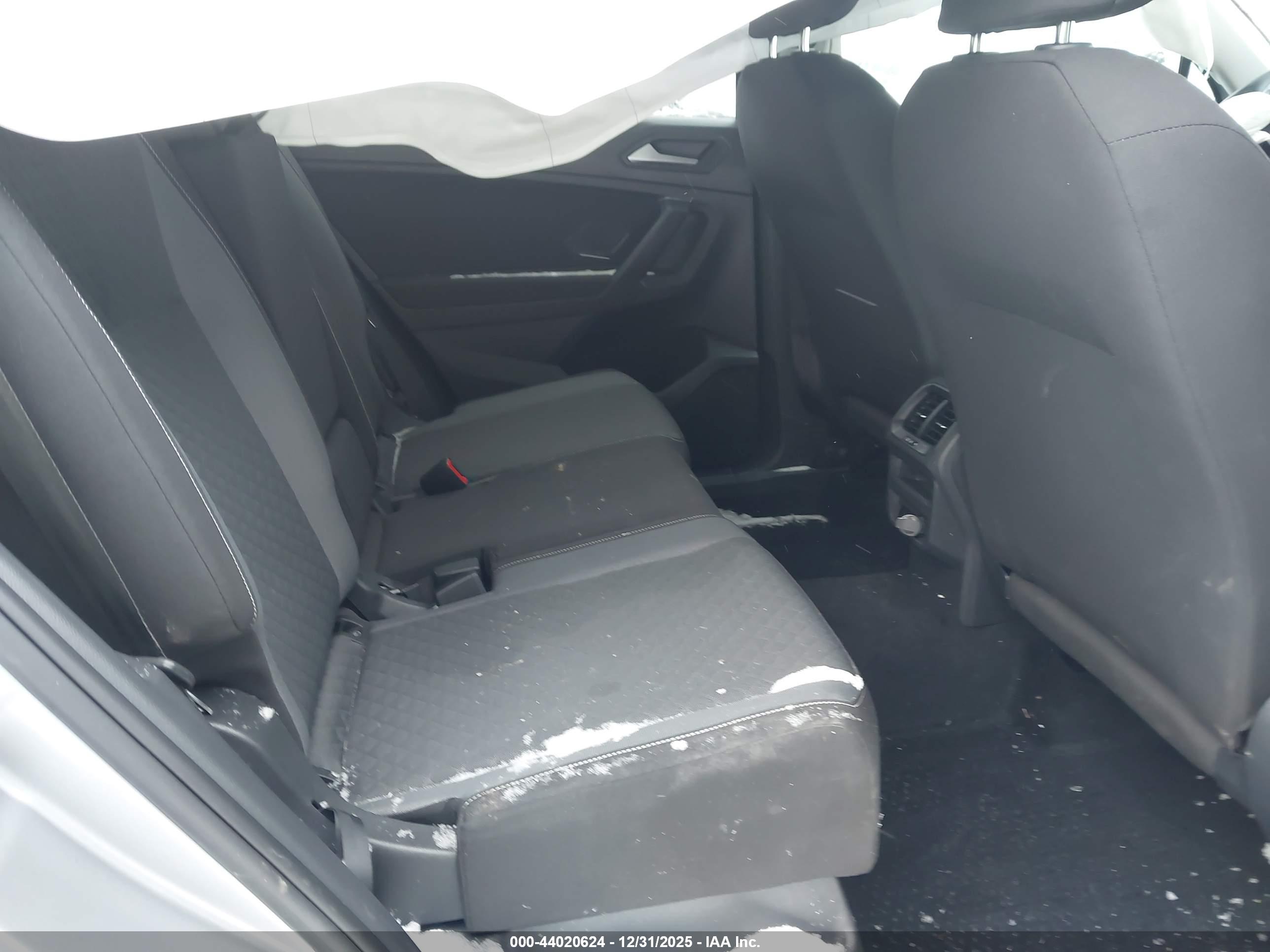 VOLKSWAGEN TIGUAN image 8