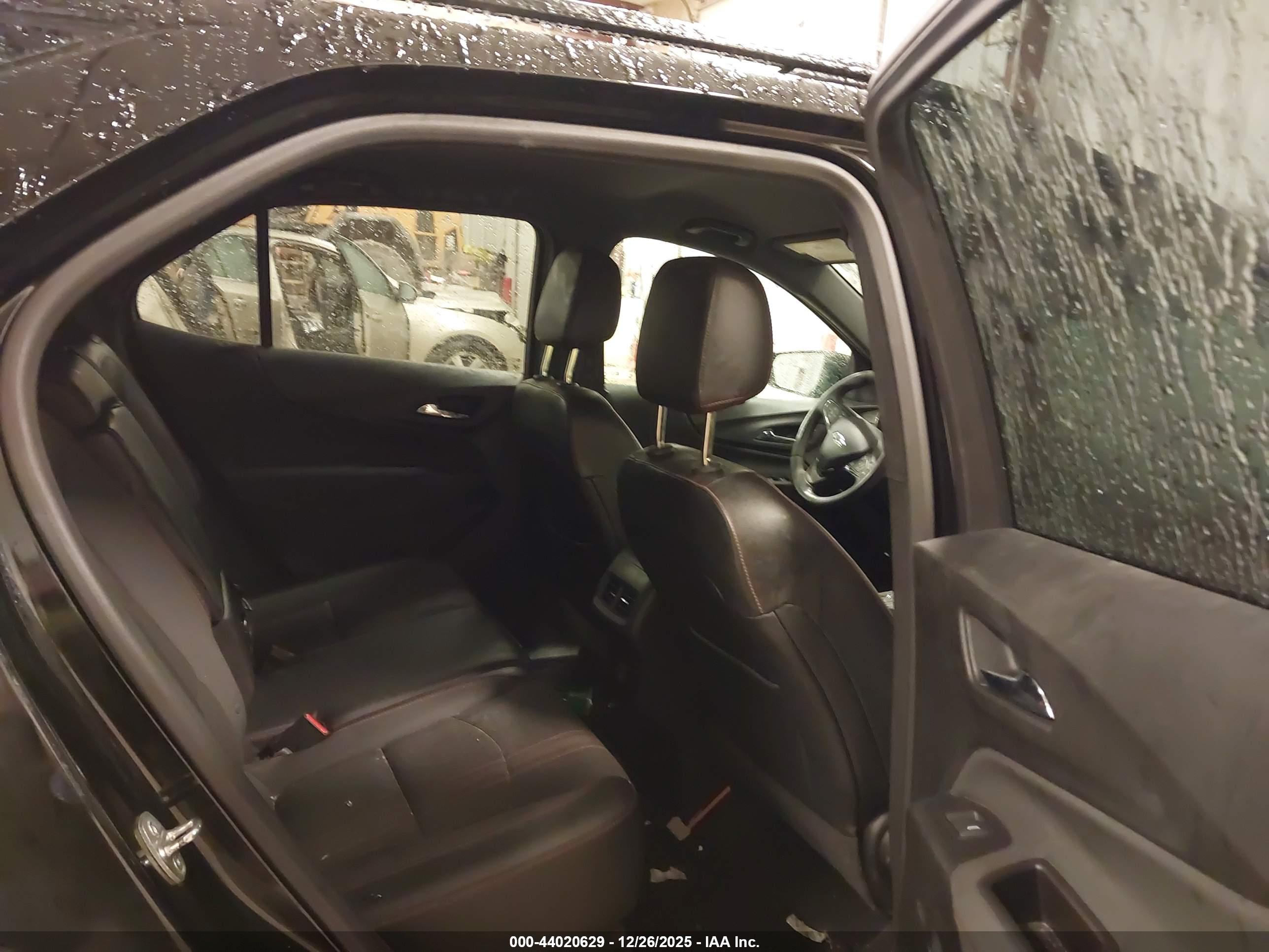 CHEVROLET EQUINOX image 8