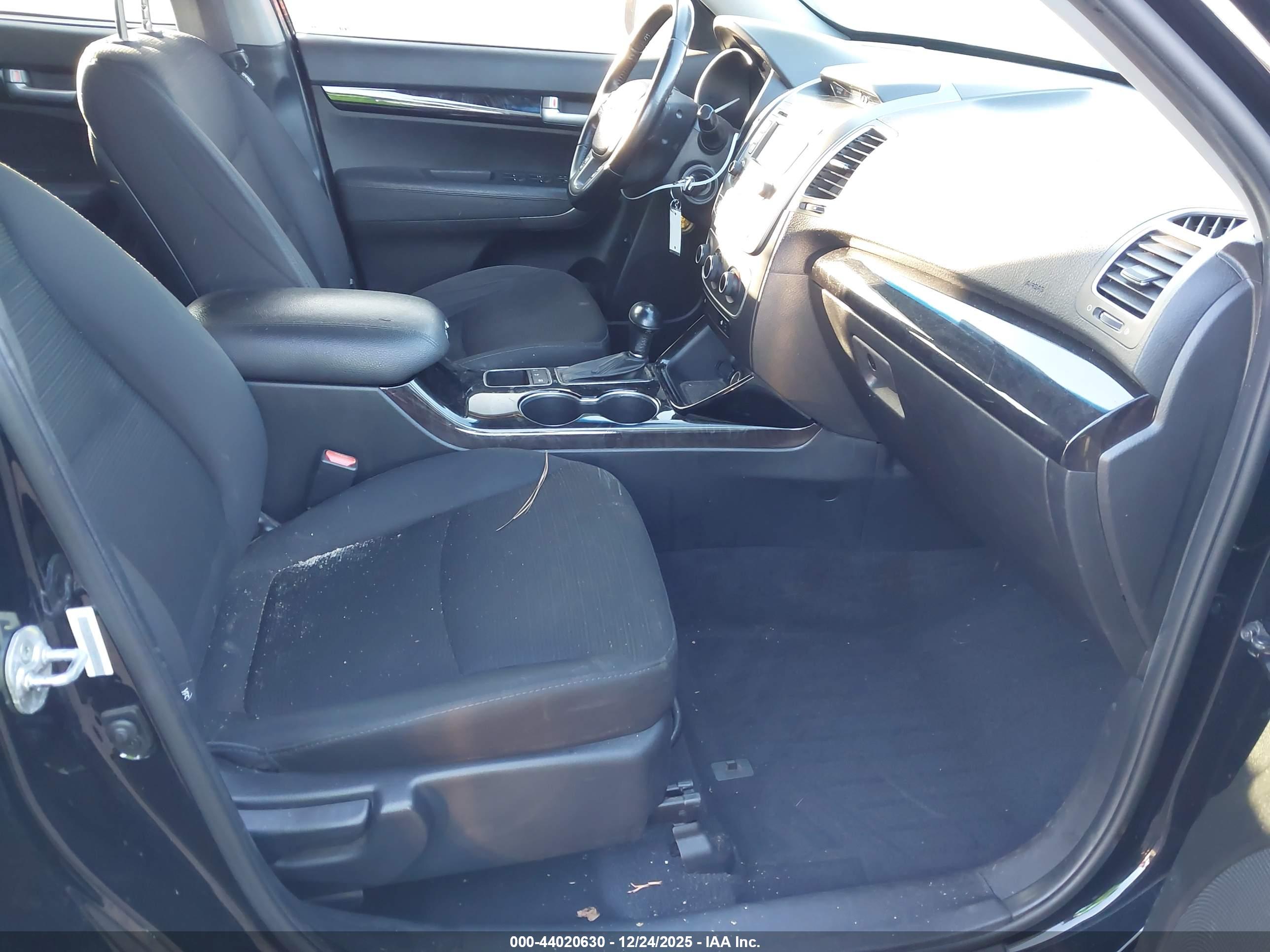 KIA SORENTO image 5