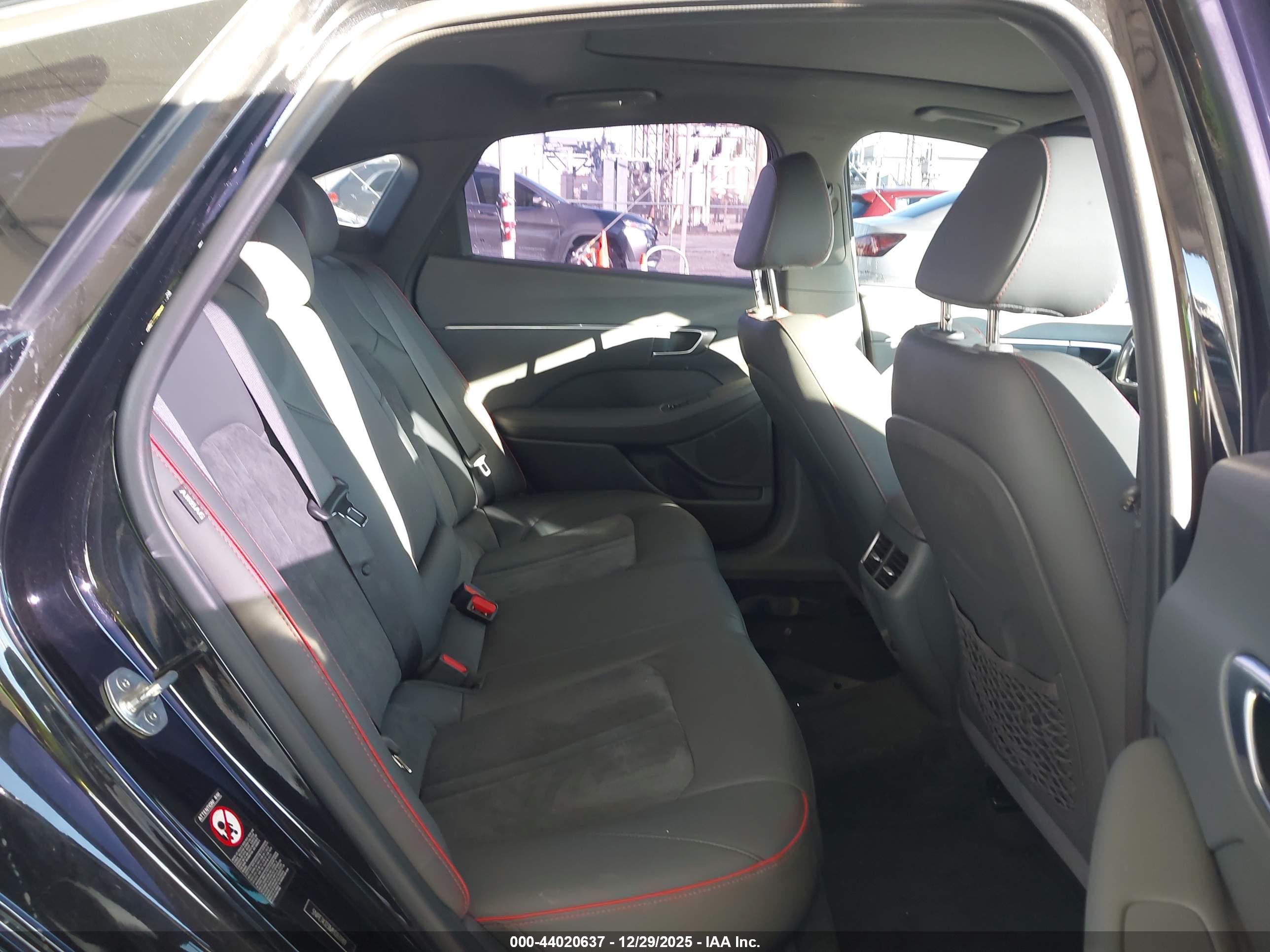 HYUNDAI SONATA image 8