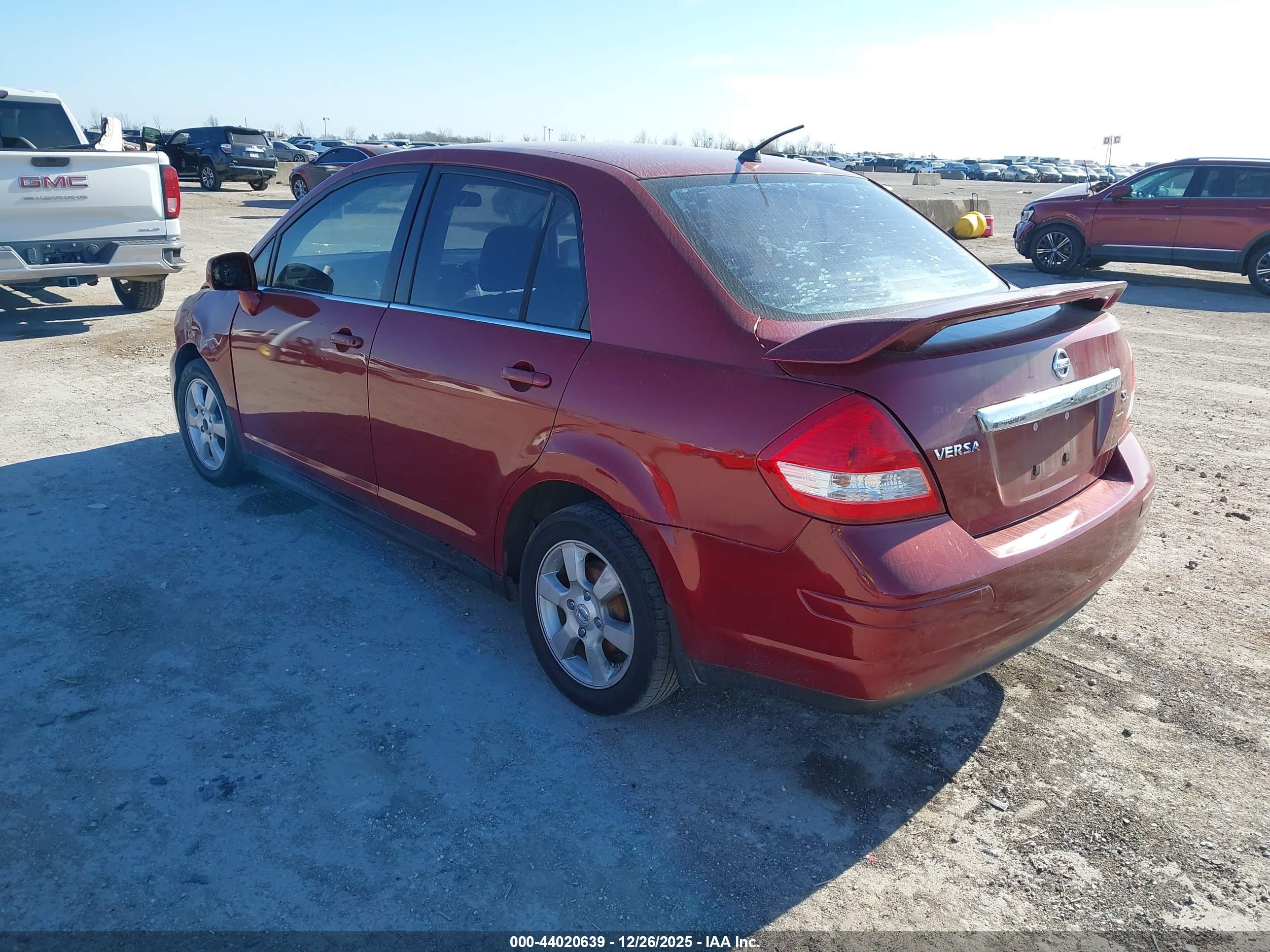 NISSAN VERSA image 3