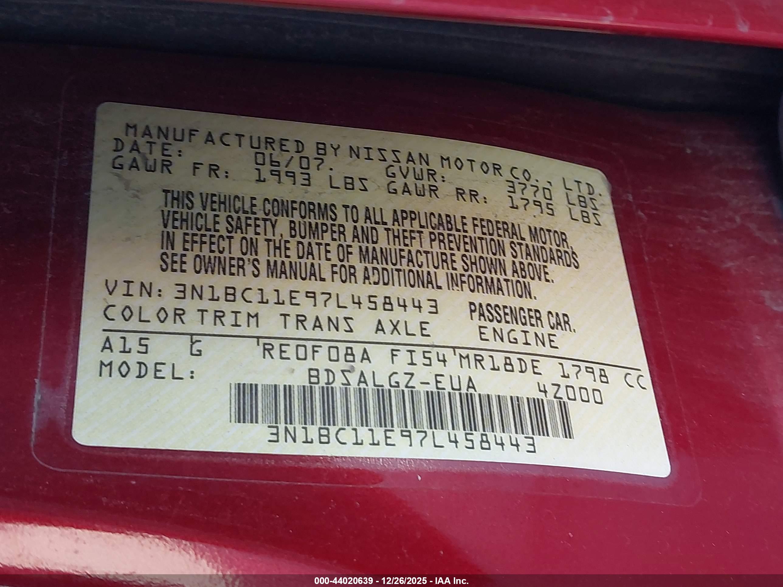 NISSAN VERSA image 9