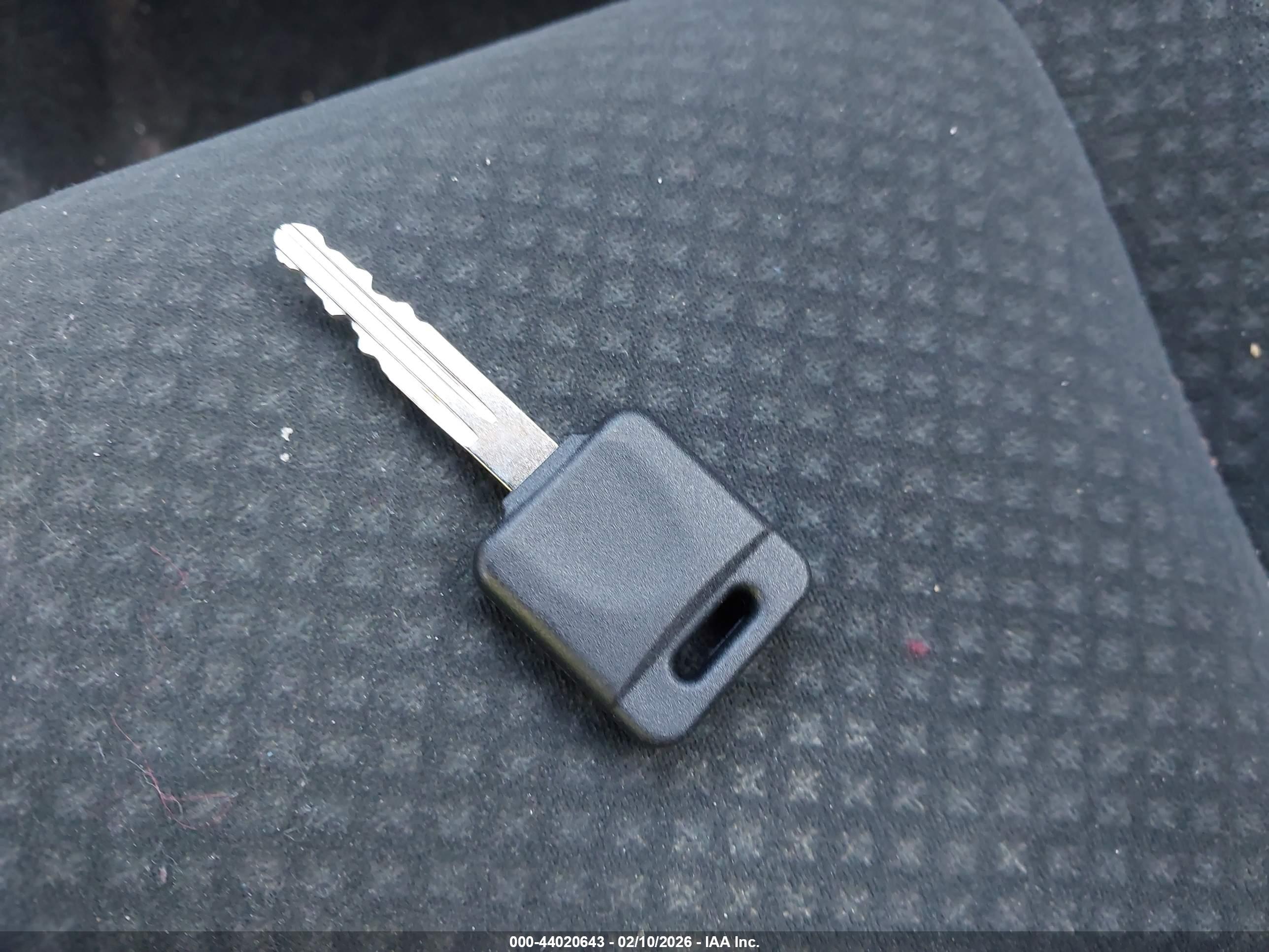 NISSAN VERSA image 11