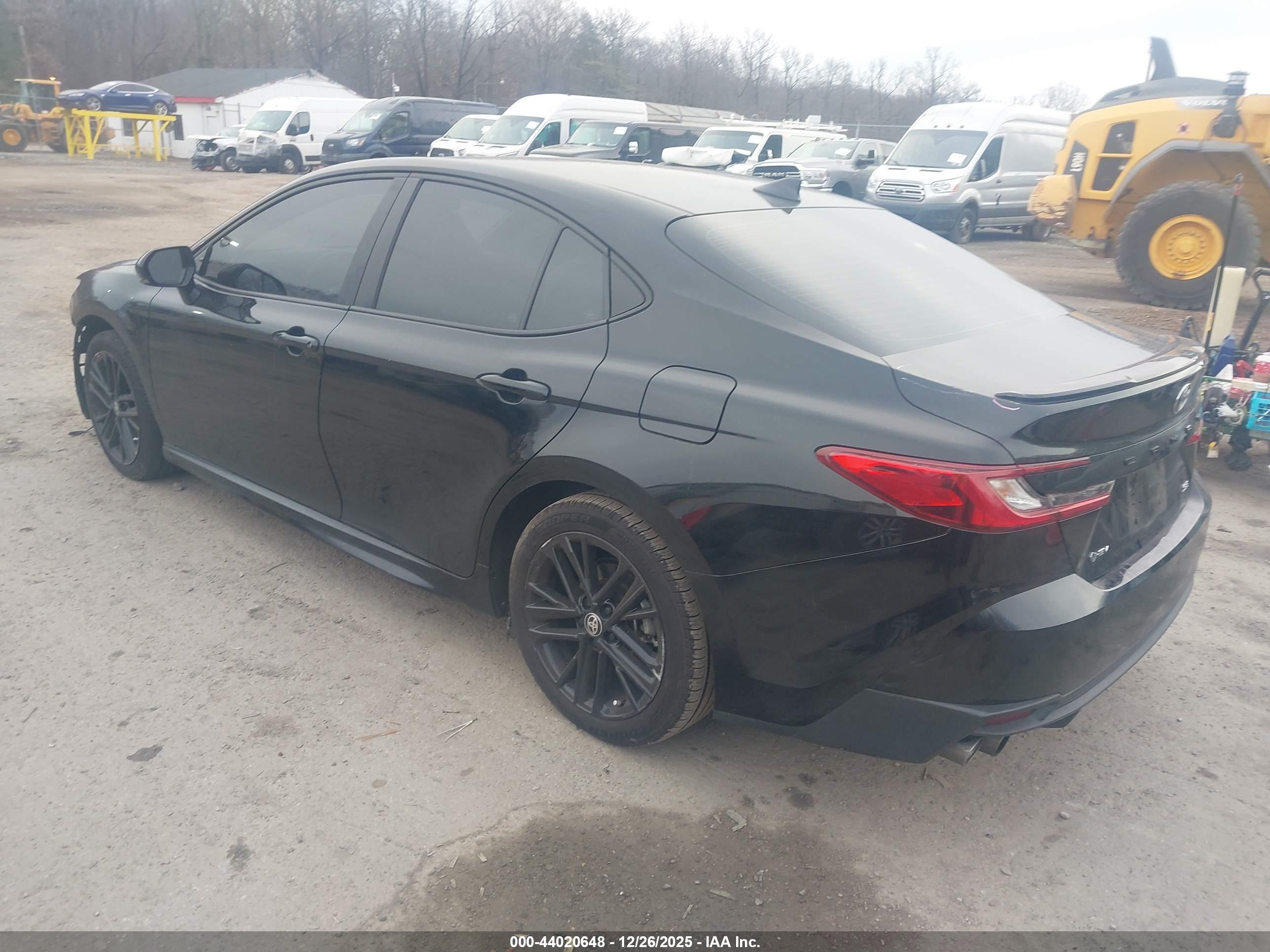 TOYOTA CAMRY image 3