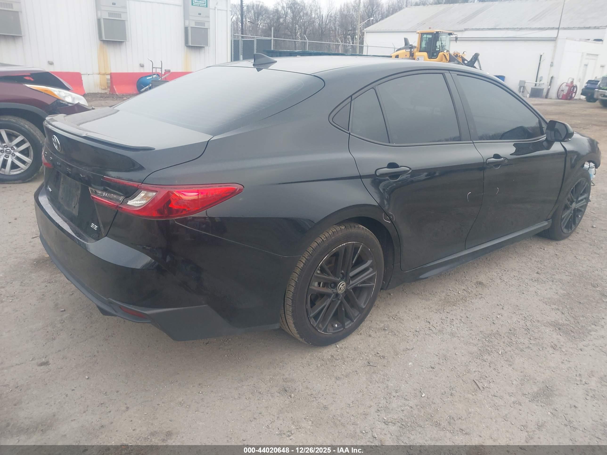 TOYOTA CAMRY image 4