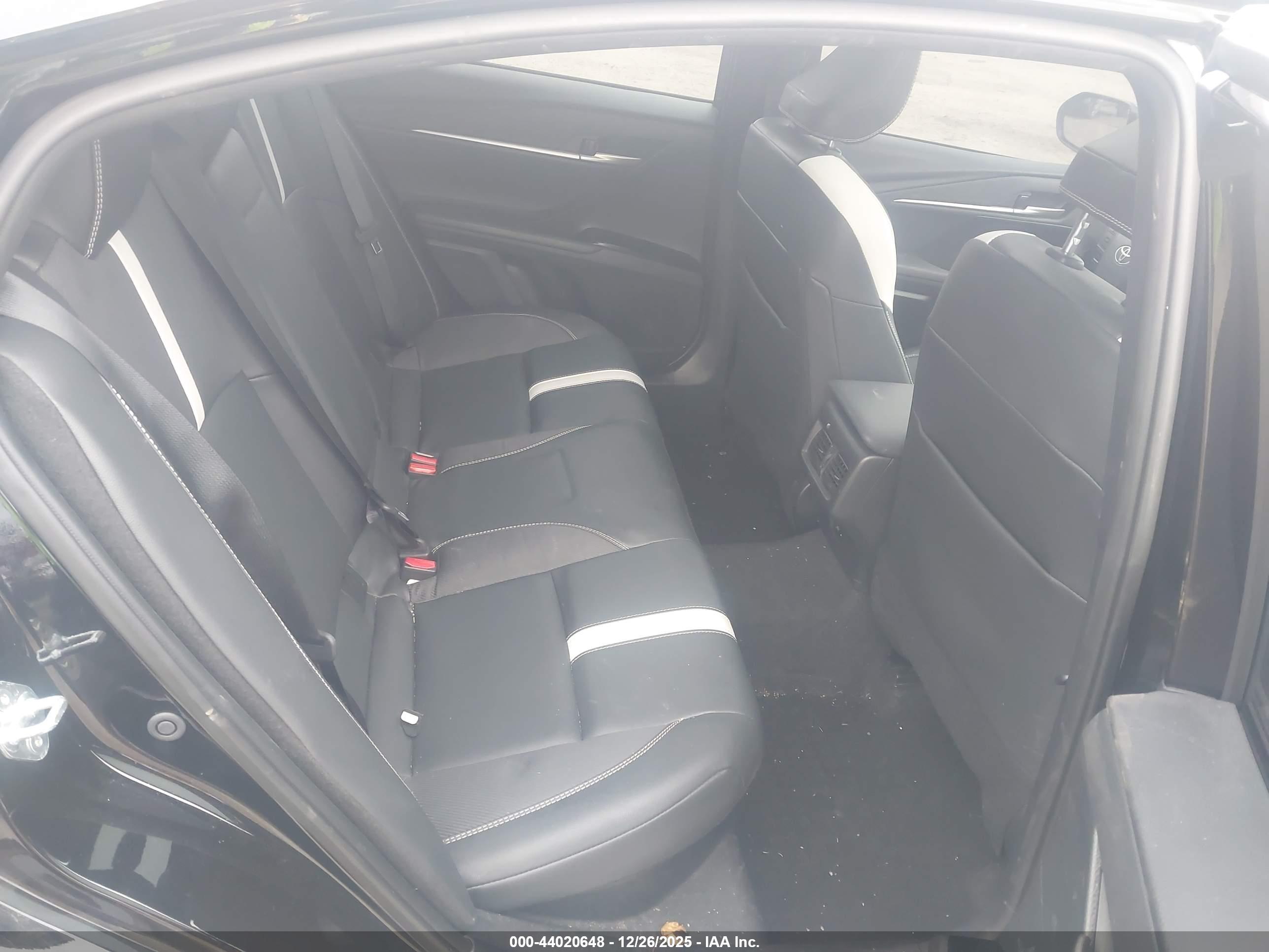 TOYOTA CAMRY image 8