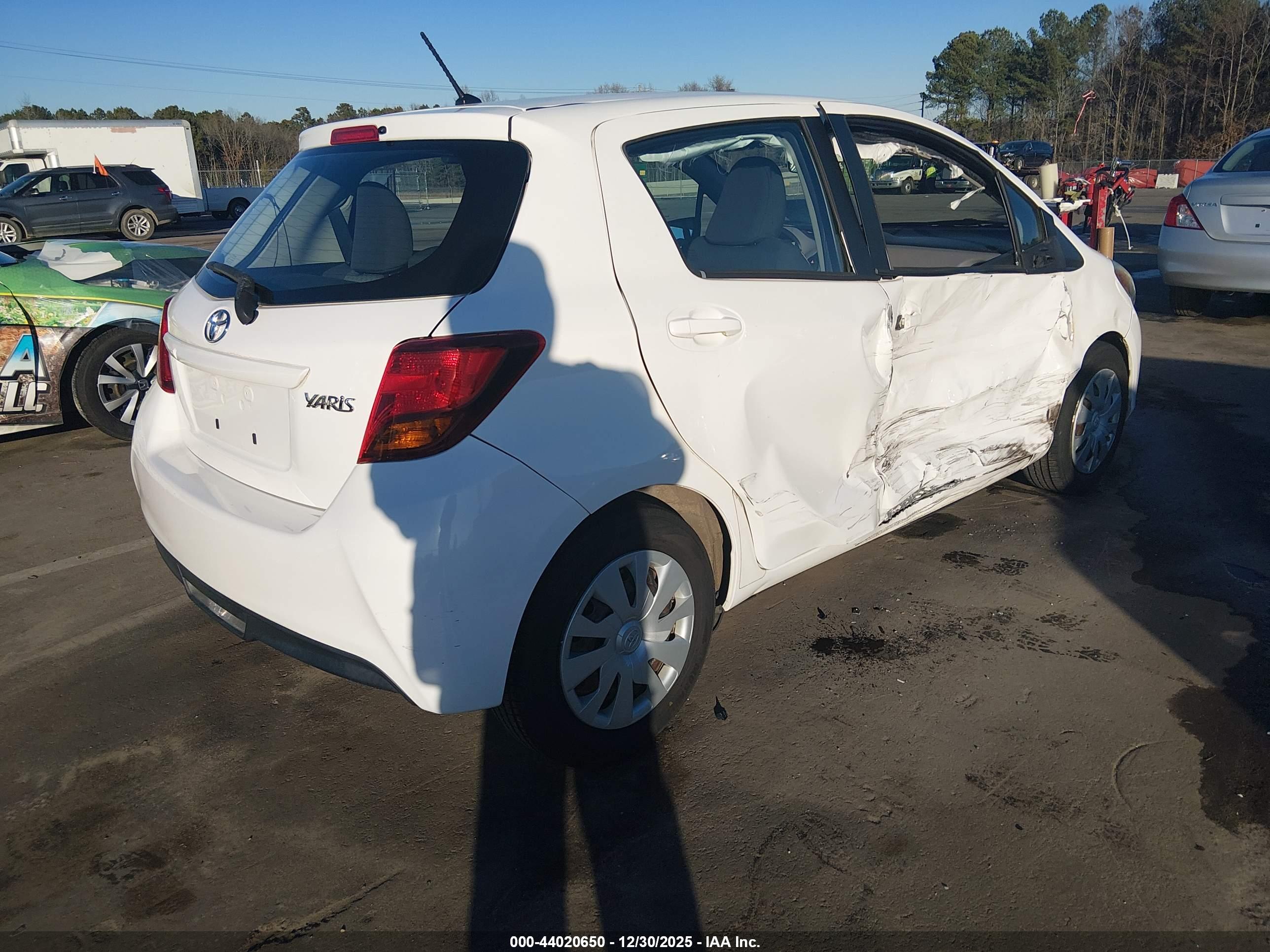 TOYOTA YARIS image 4