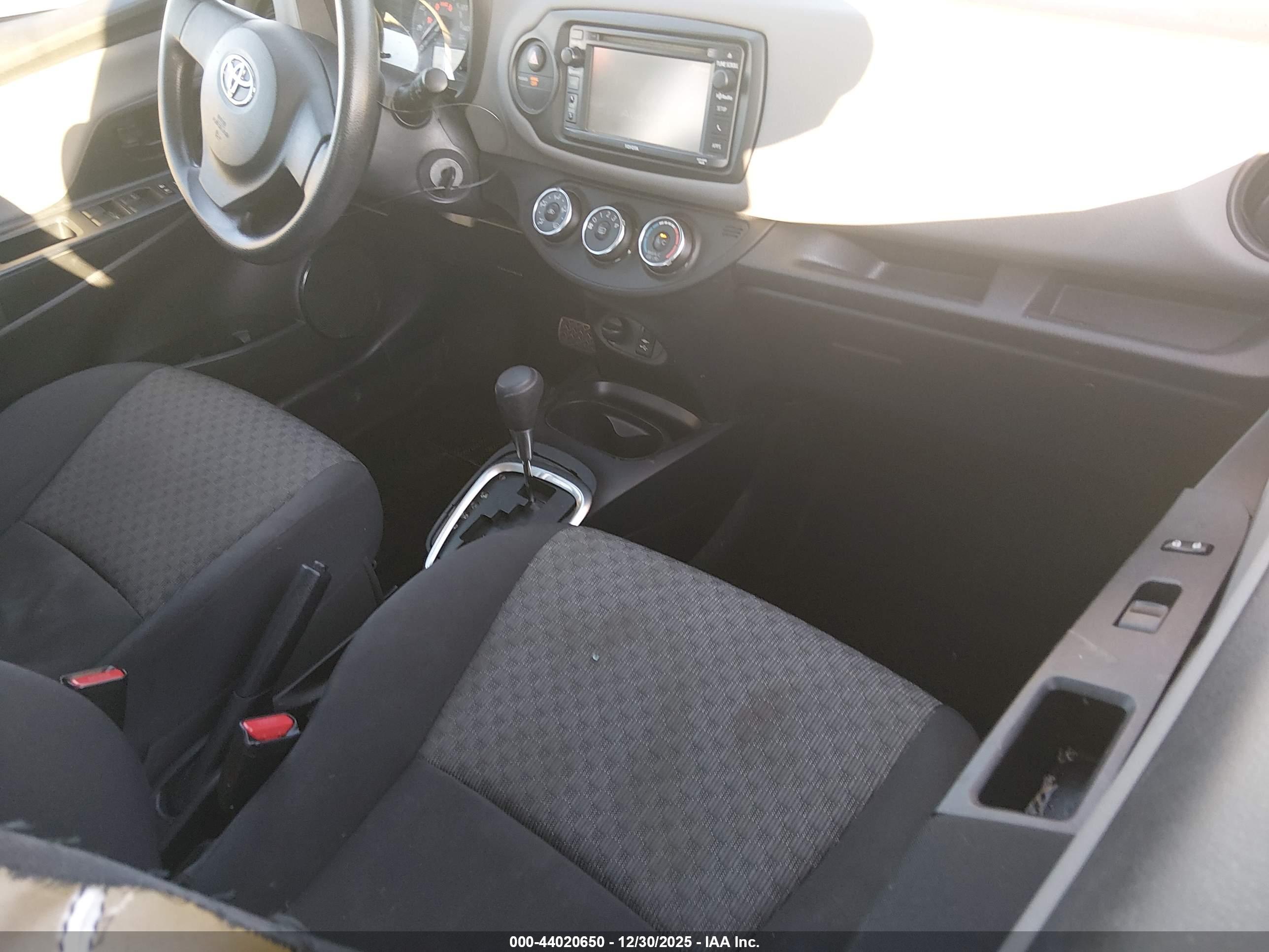 TOYOTA YARIS image 5