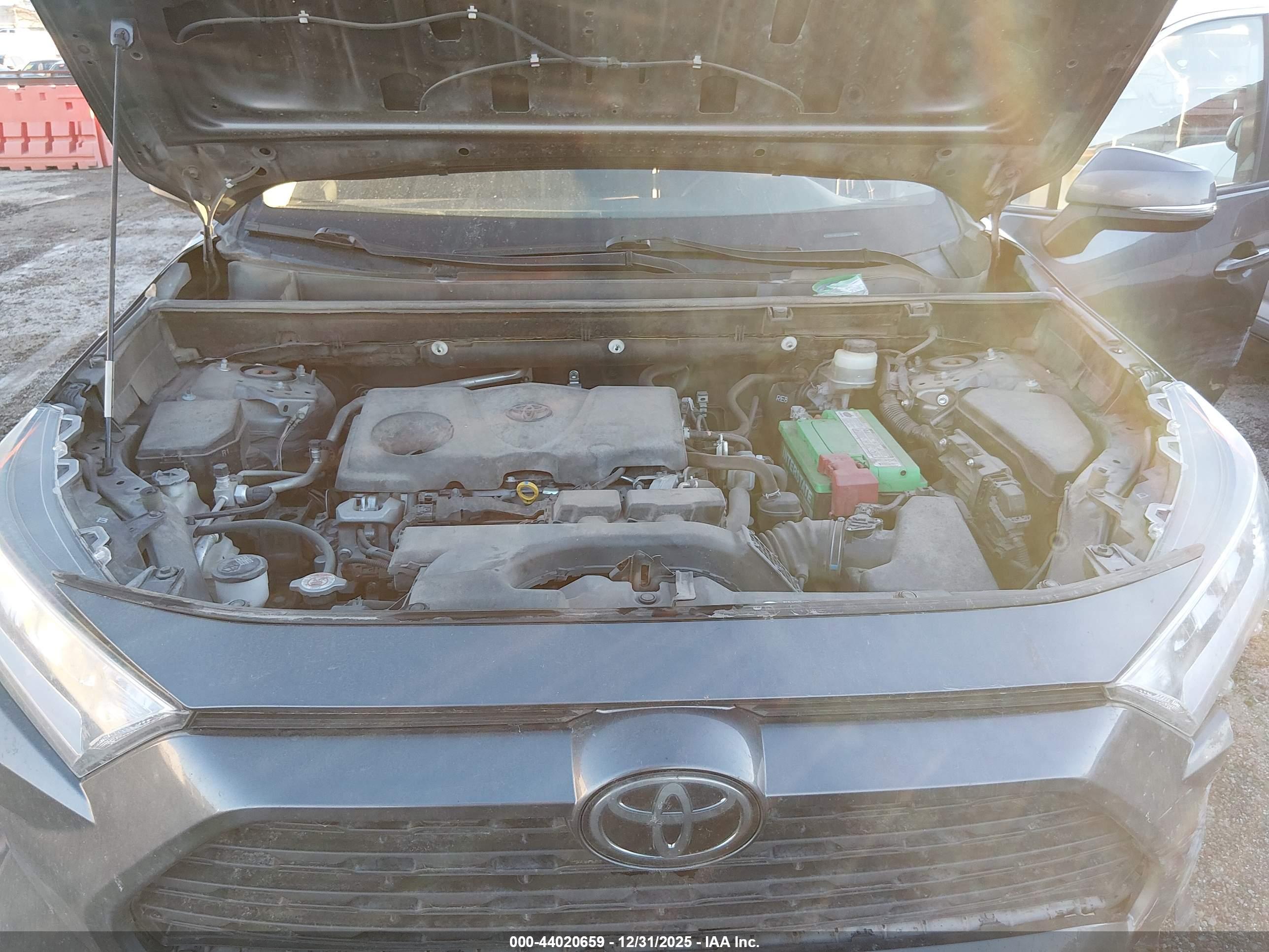 TOYOTA RAV4 image 10