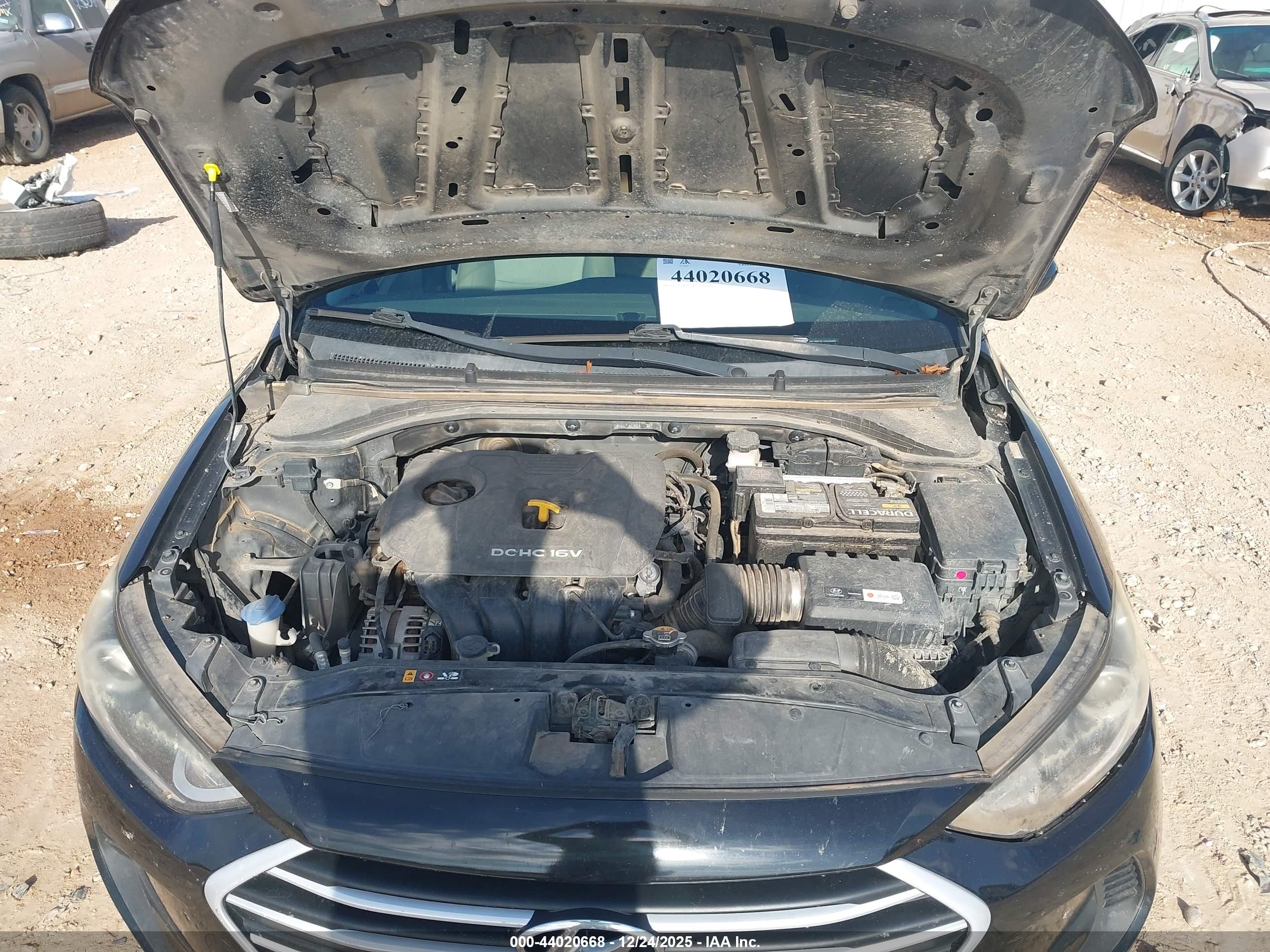 HYUNDAI ELANTRA image 10