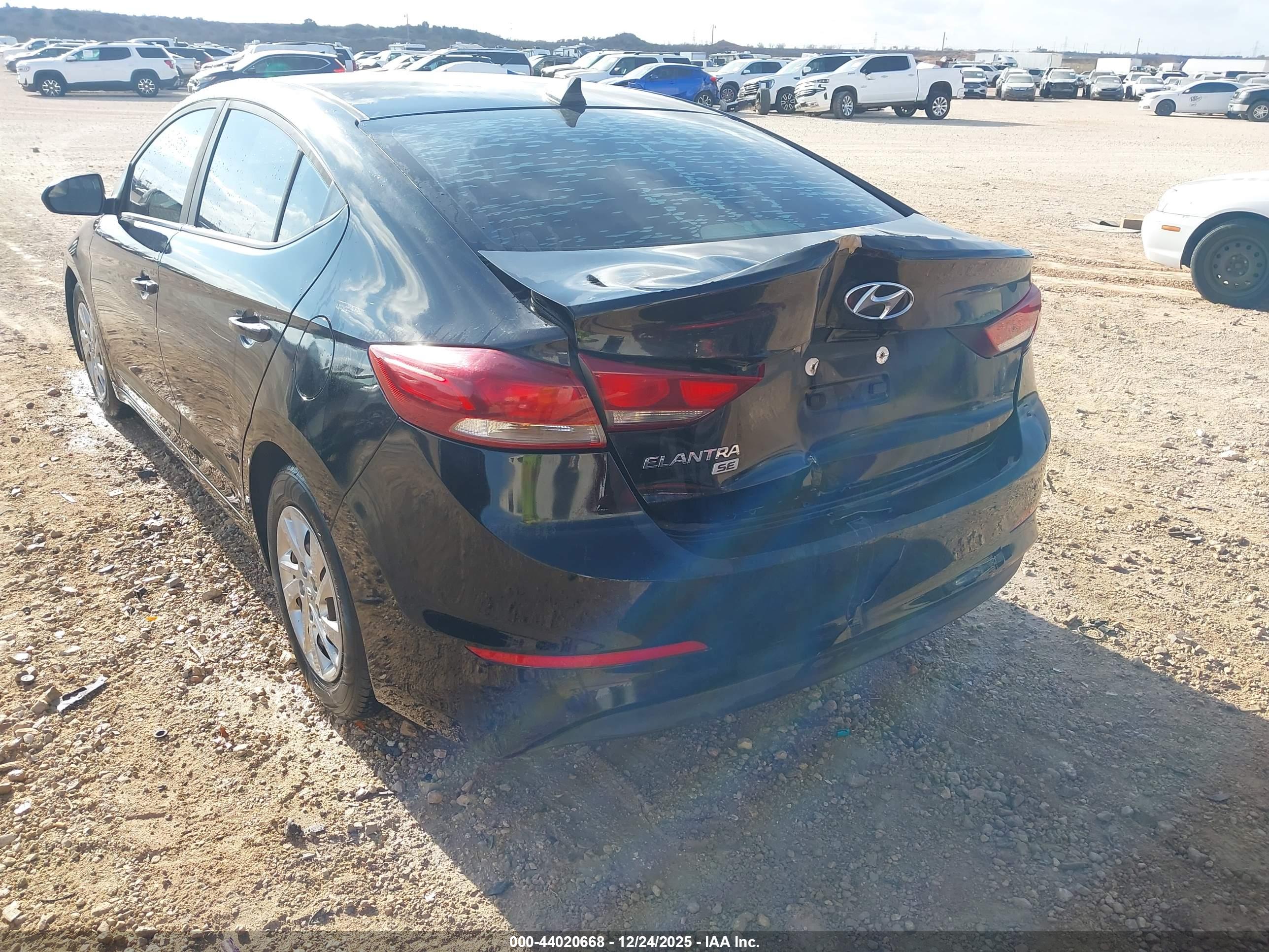 HYUNDAI ELANTRA image 6