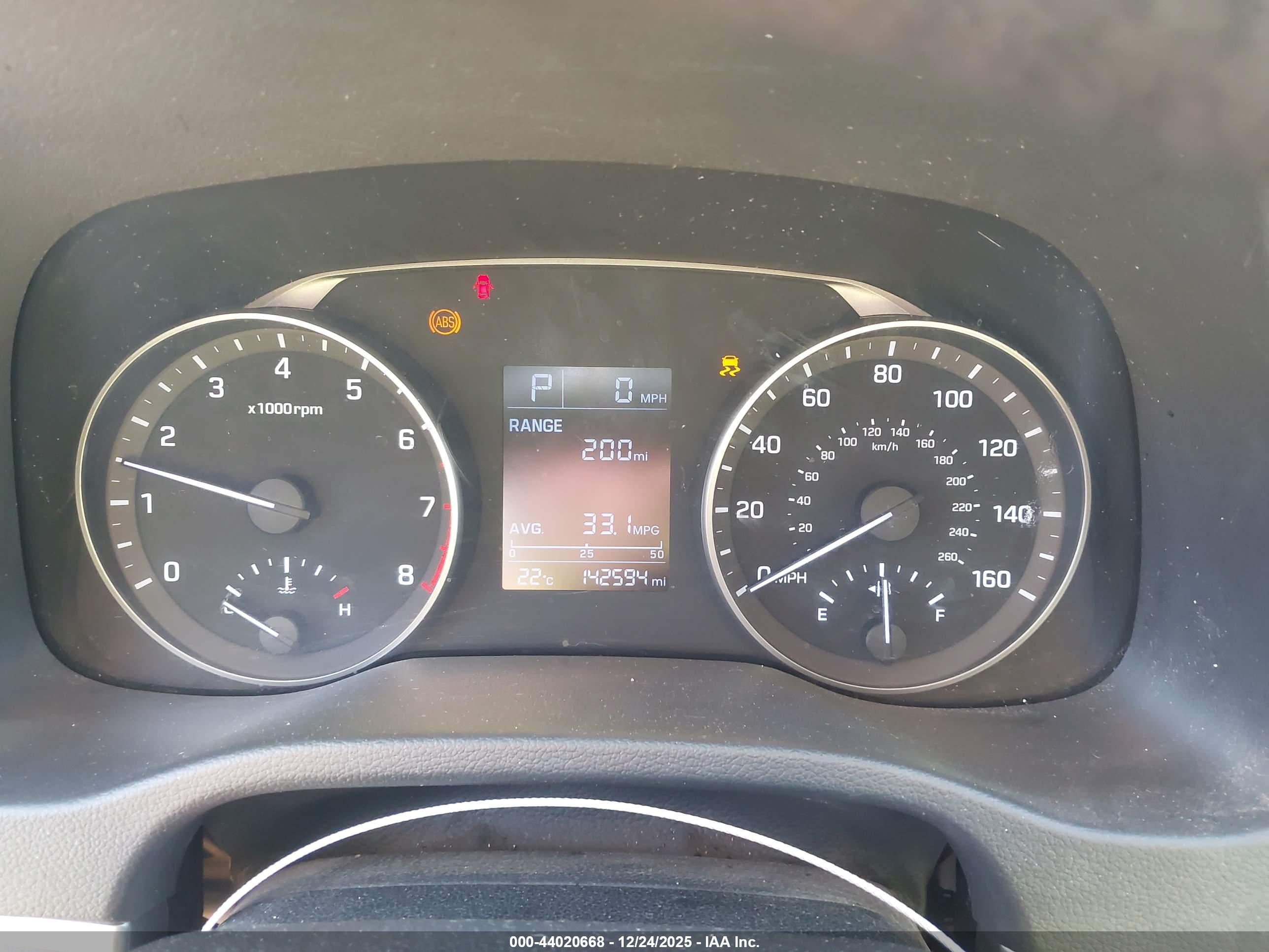 HYUNDAI ELANTRA image 7