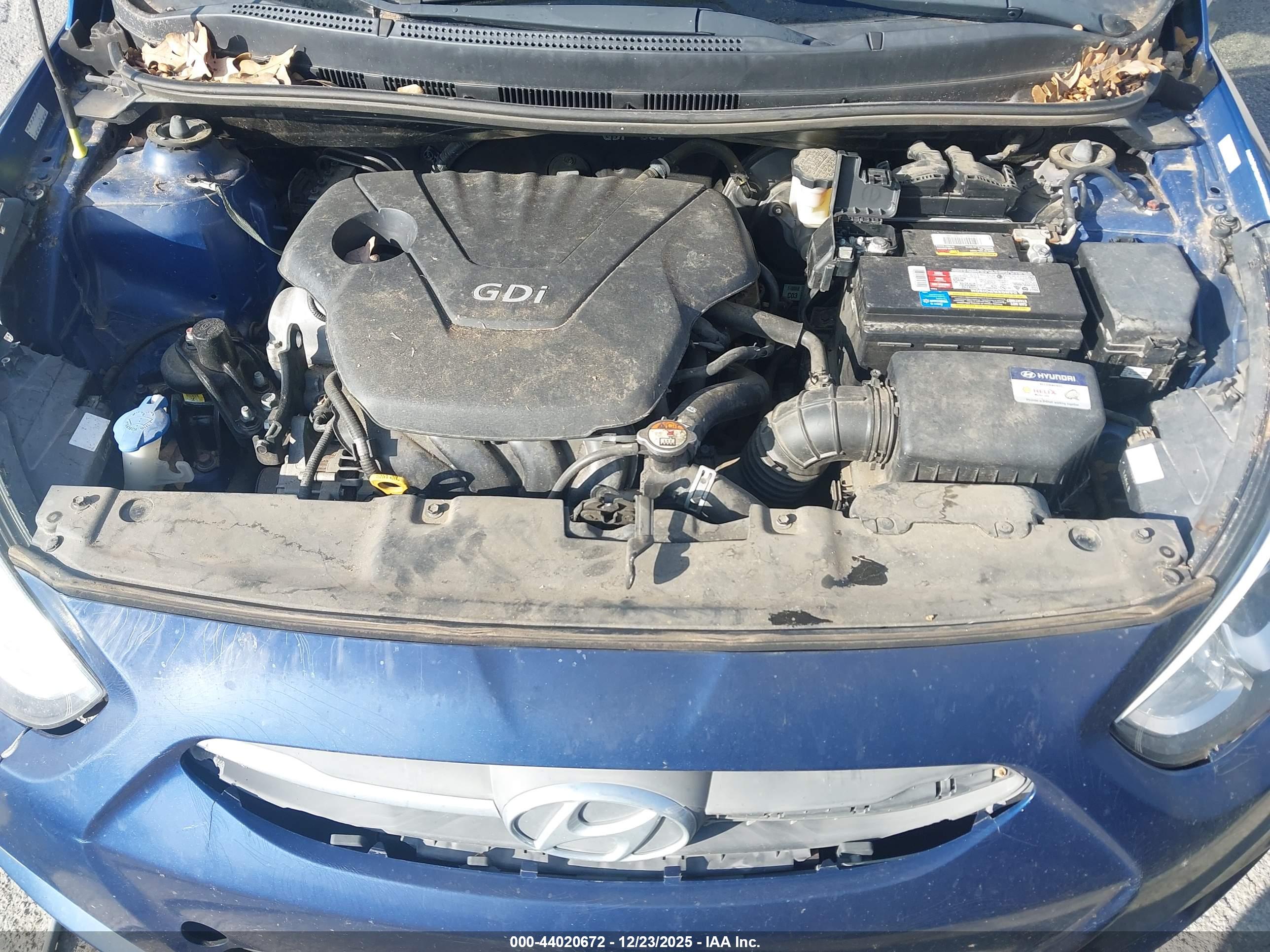 HYUNDAI ACCENT image 10
