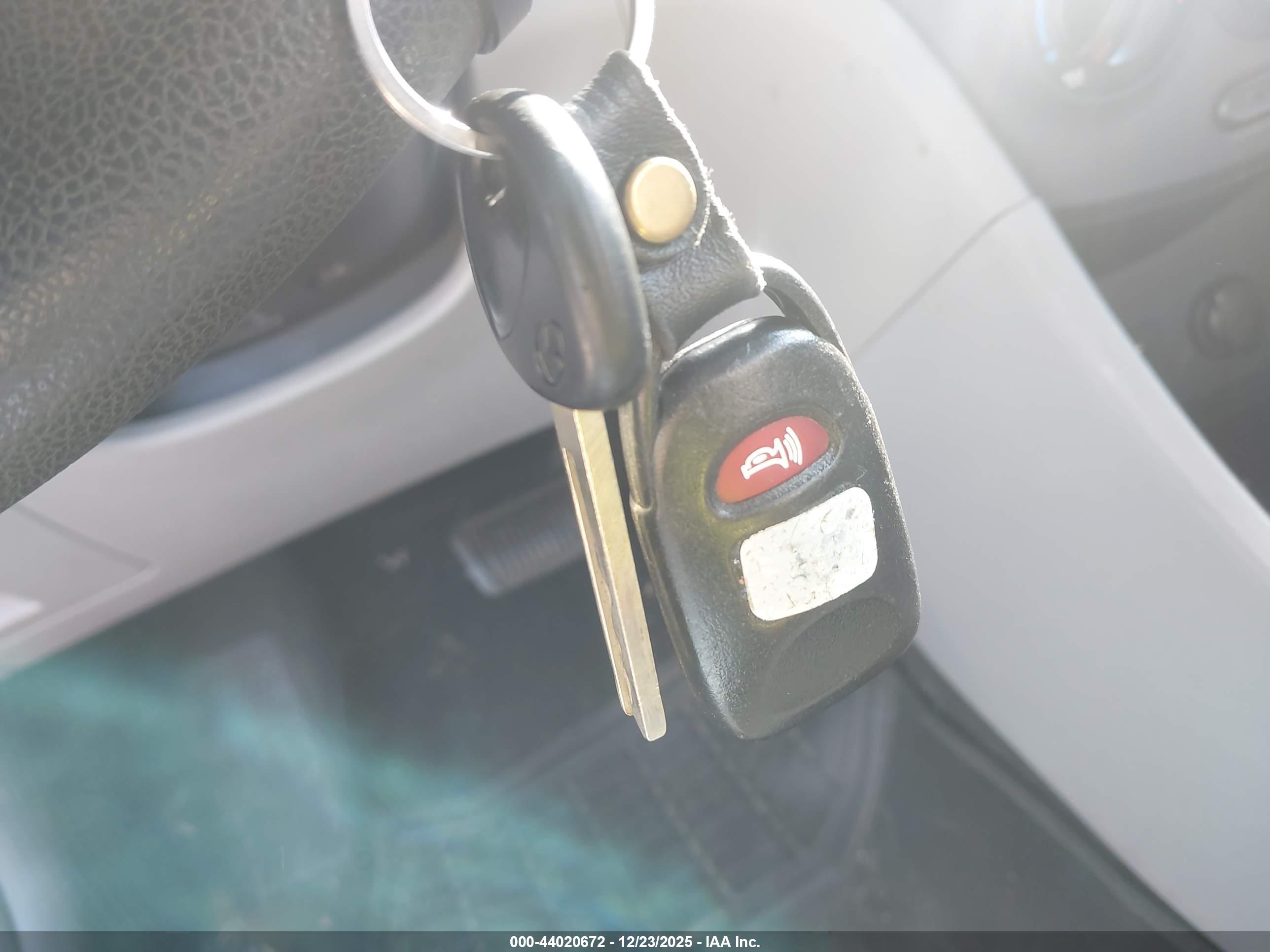 HYUNDAI ACCENT image 11