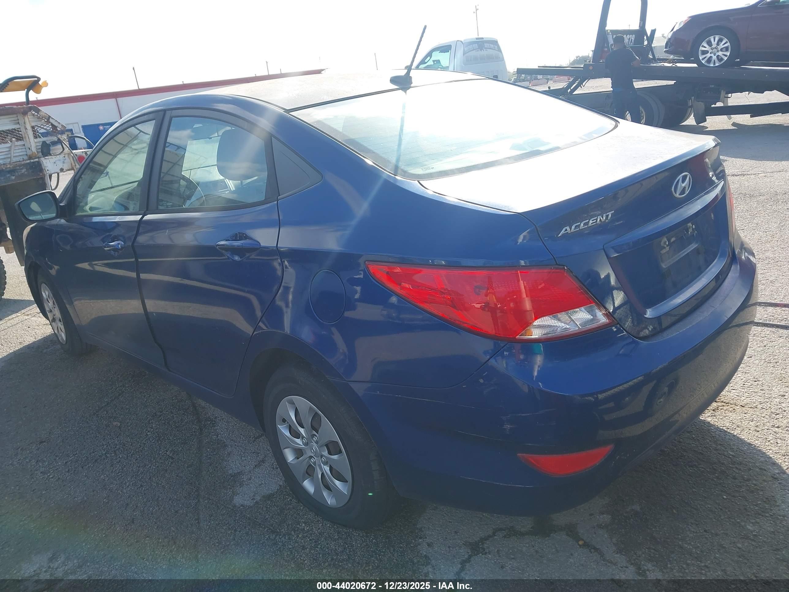 HYUNDAI ACCENT image 3