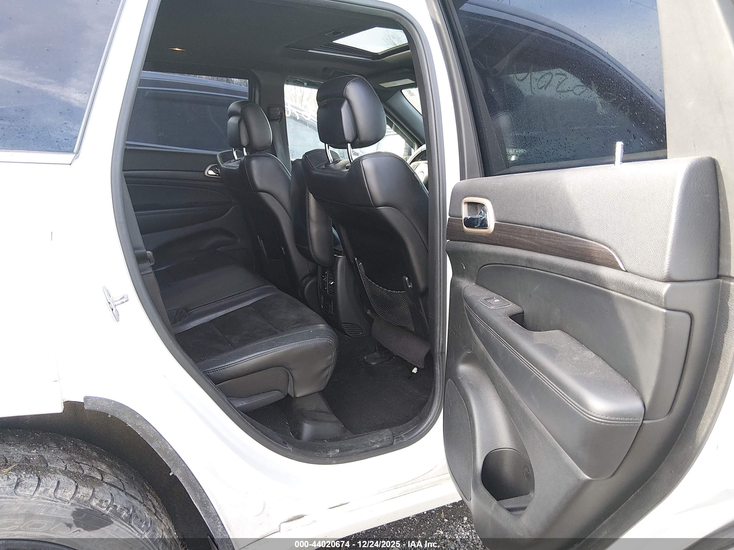 JEEP GRAND image 8