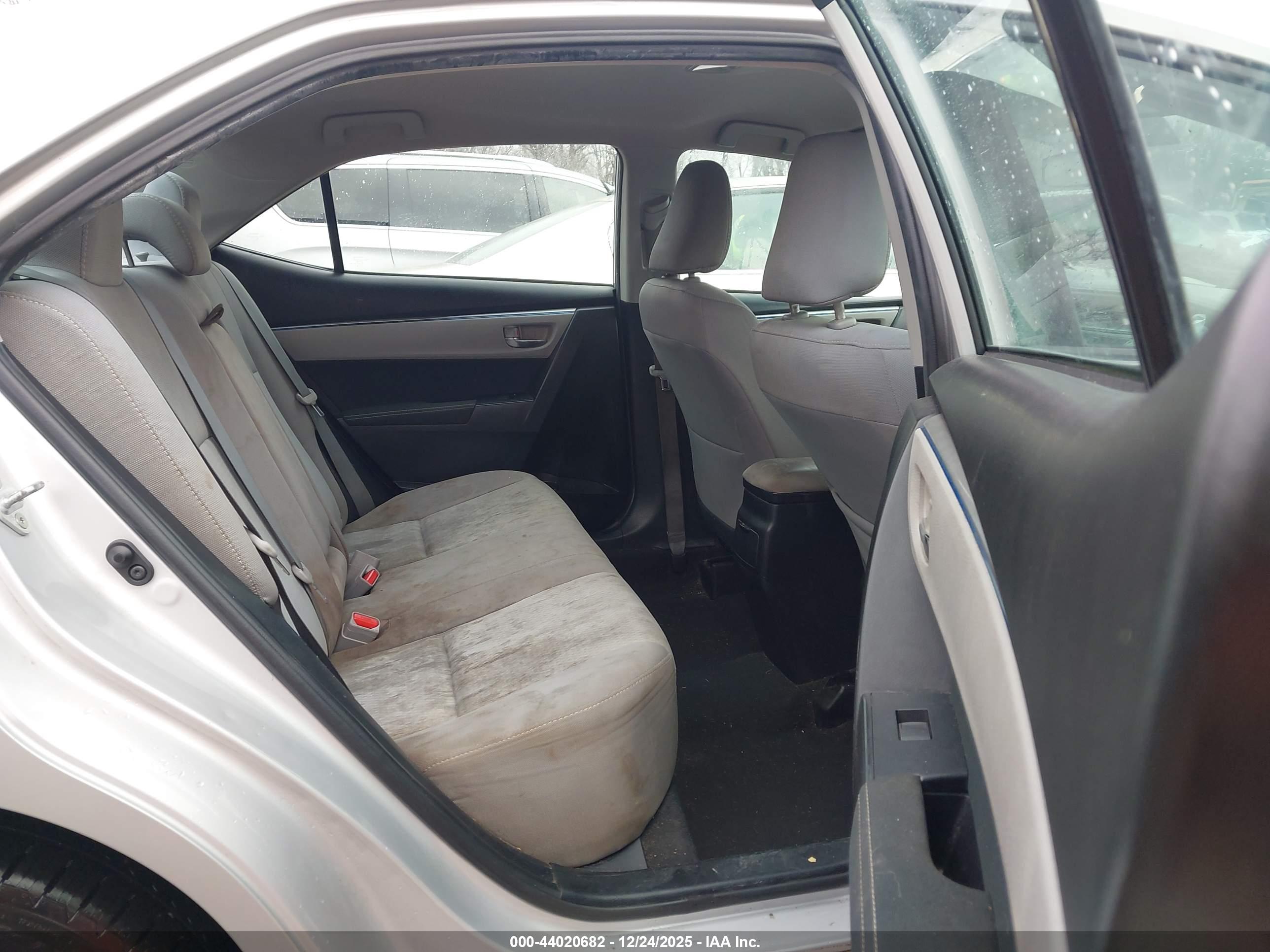 TOYOTA COROLLA image 8