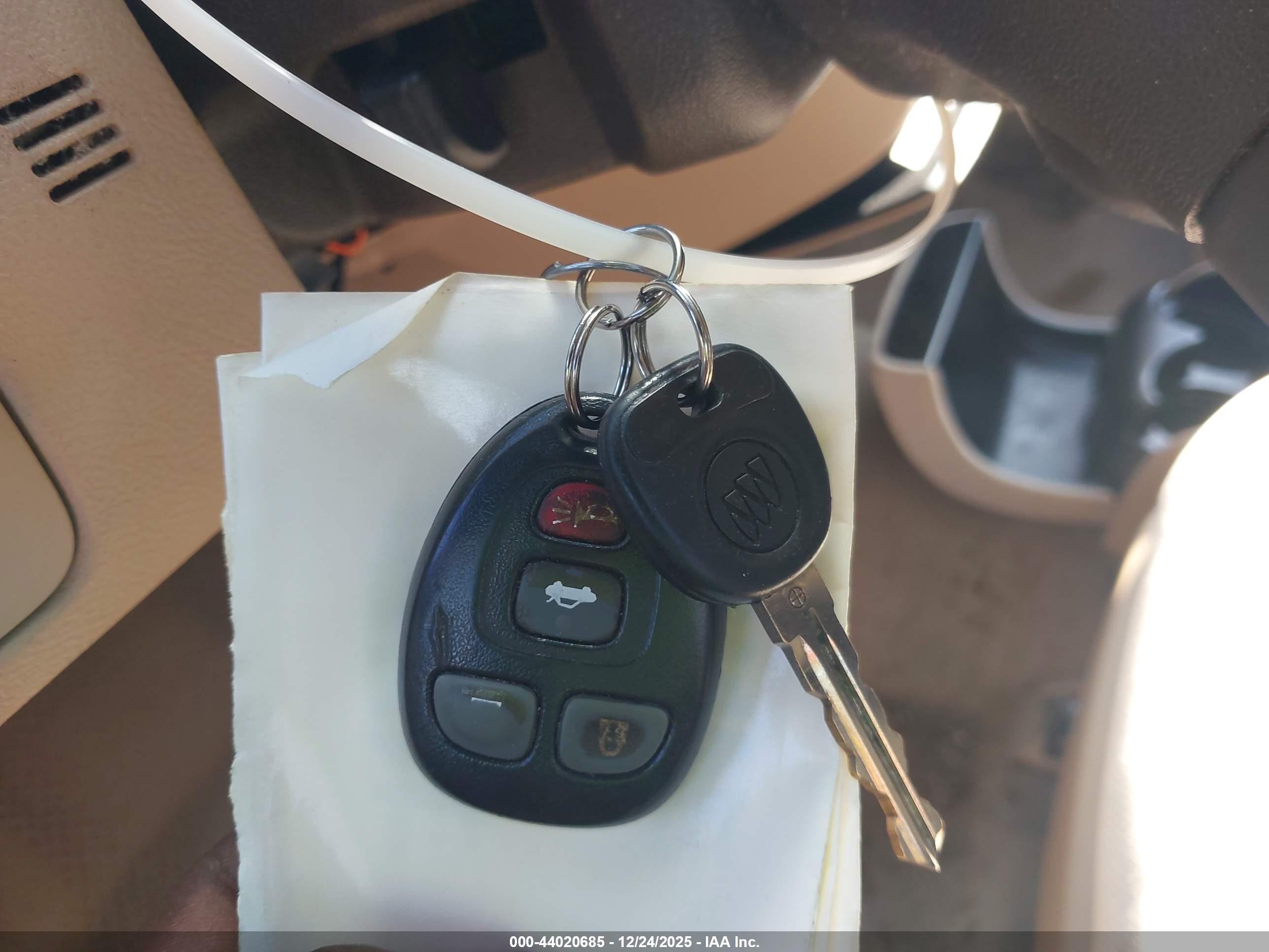 BUICK LUCERNE image 11