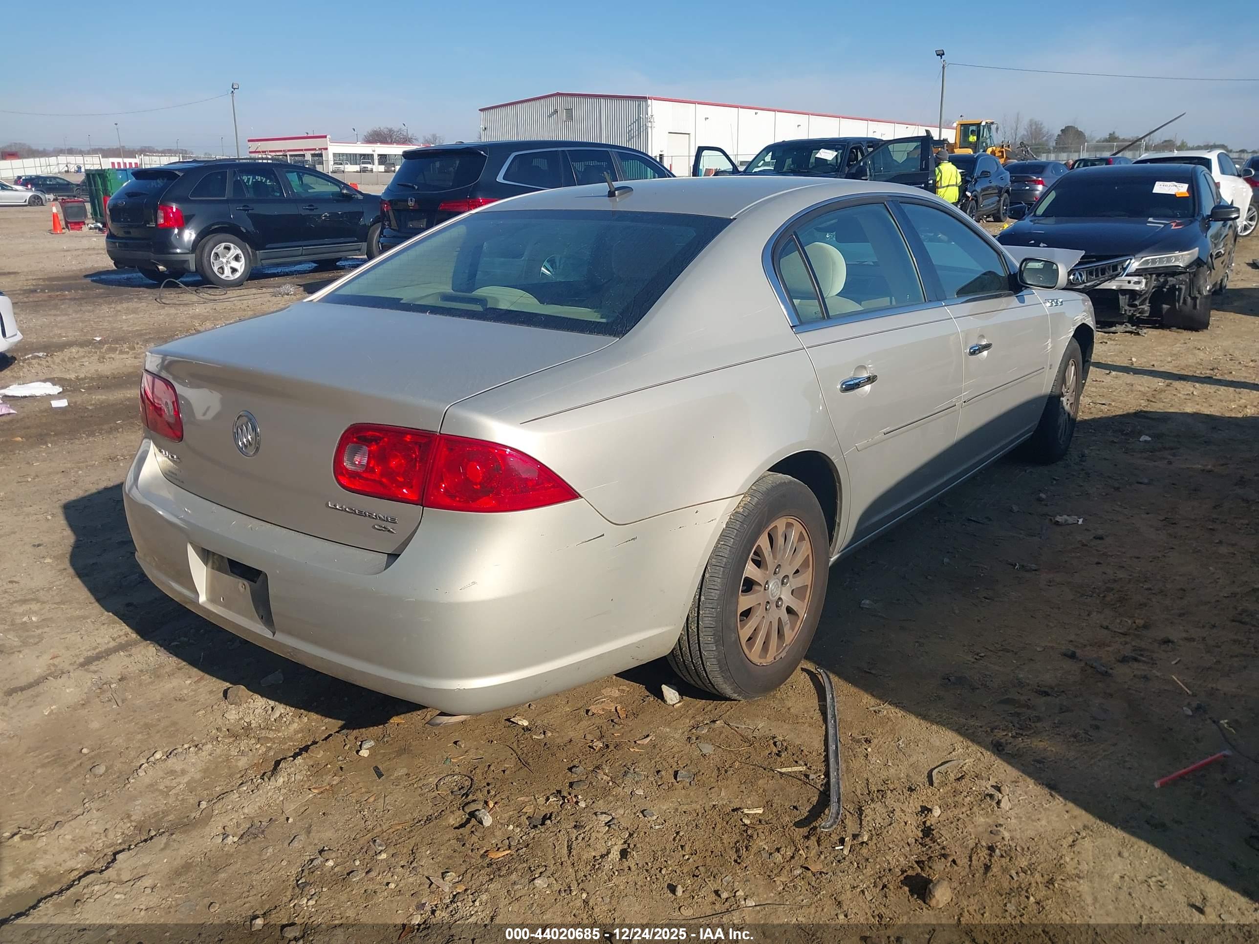 BUICK LUCERNE image 4