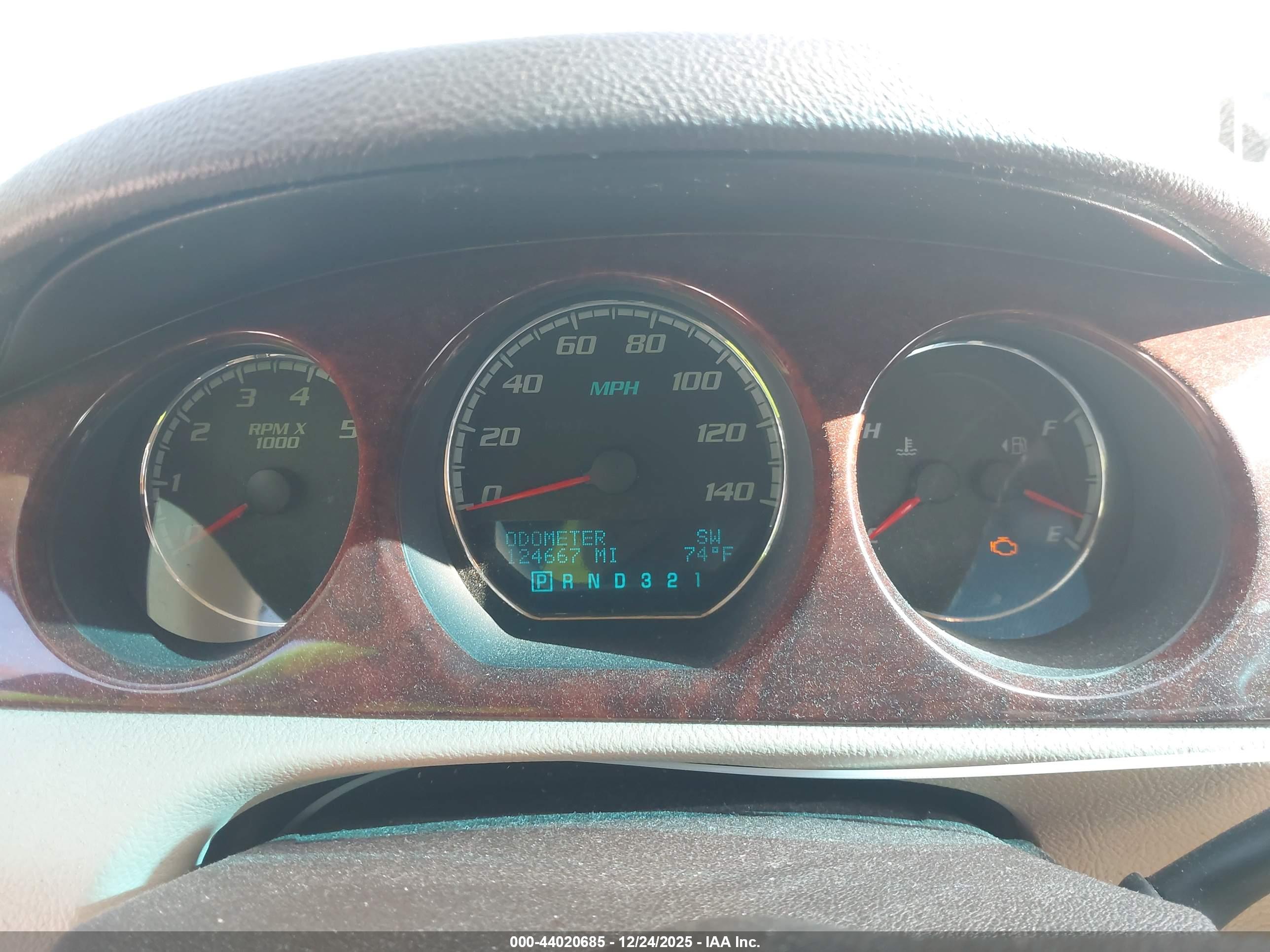 BUICK LUCERNE image 7